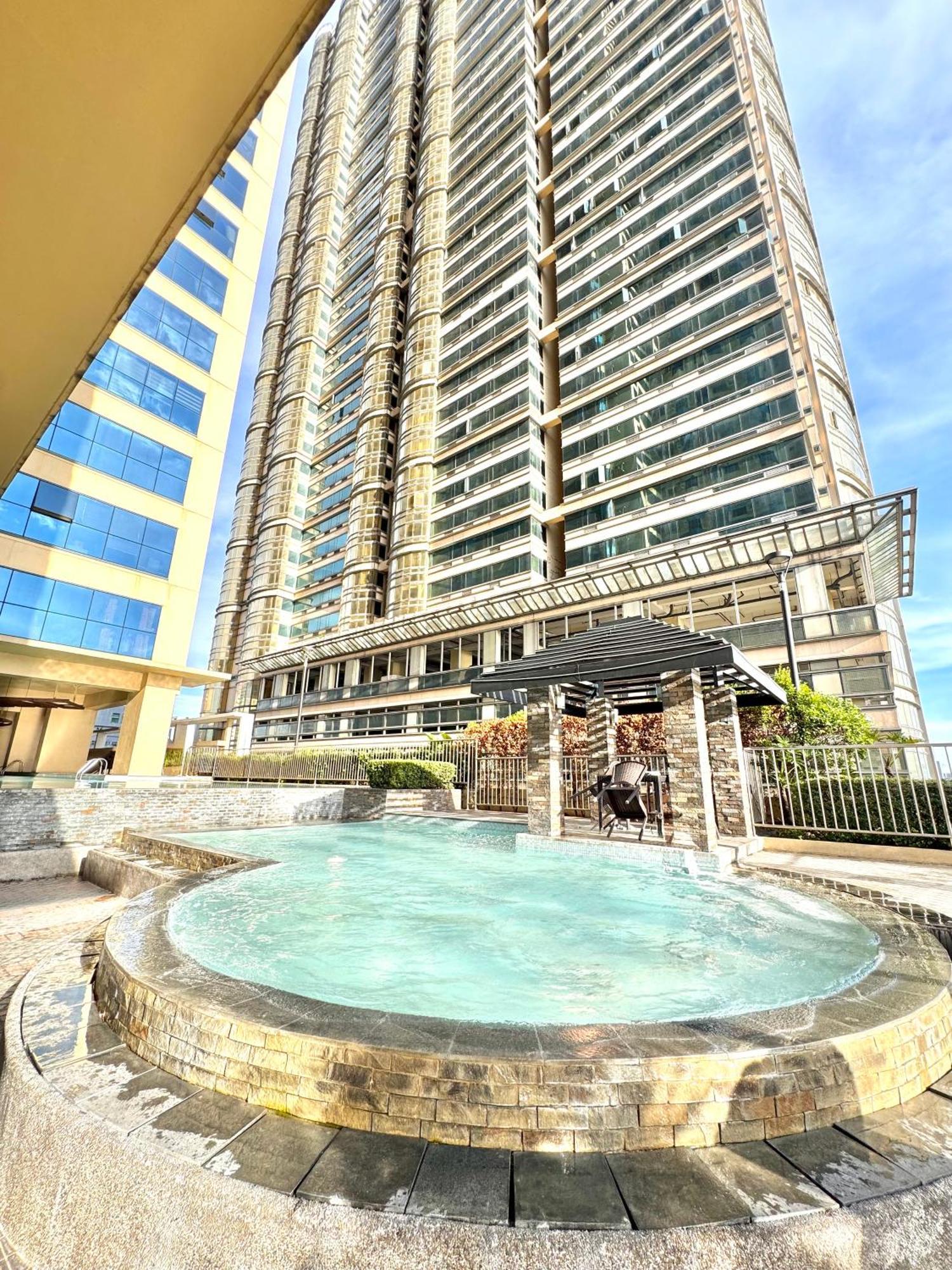 Hotel New At Grand Riviera Across Us Embassy Manila