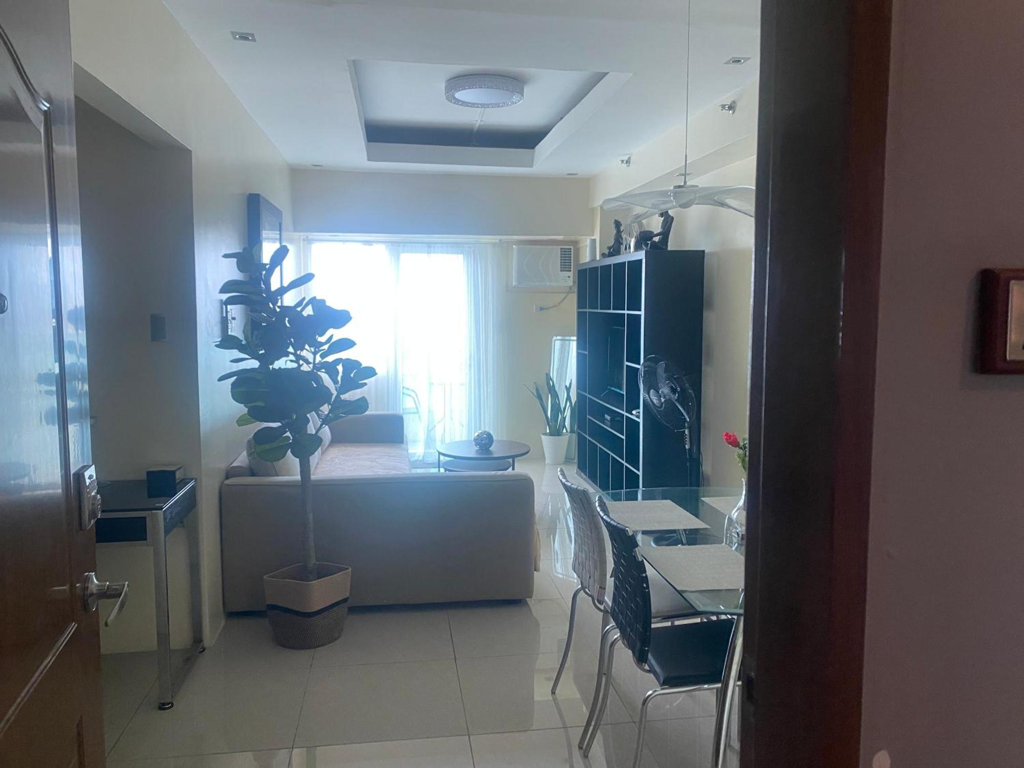 1bdrm At Makati W Balcony View Of Mnla Bay Apartment Manila