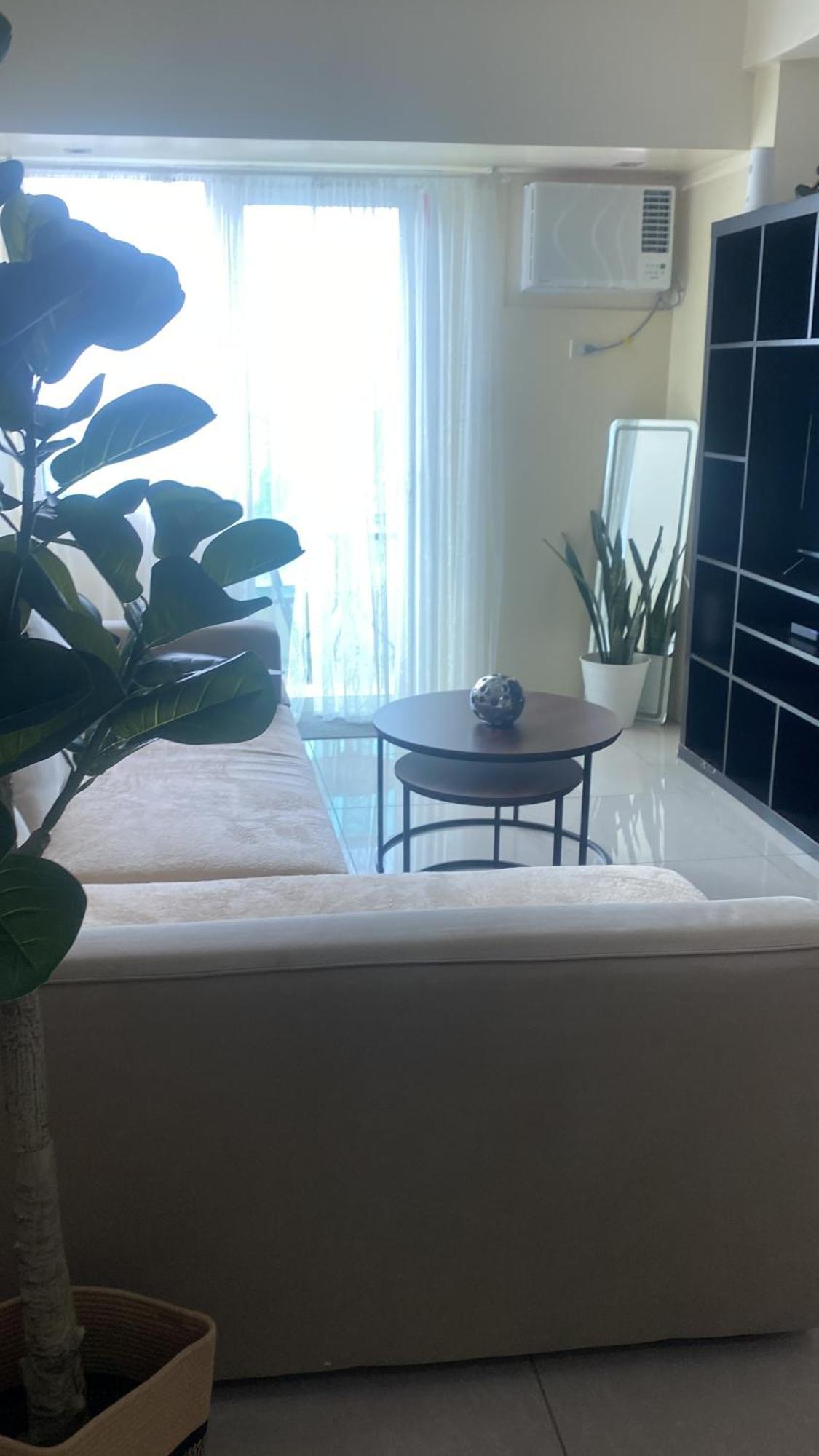 1bdrm At Makati W Balcony View Of Mnla Bay