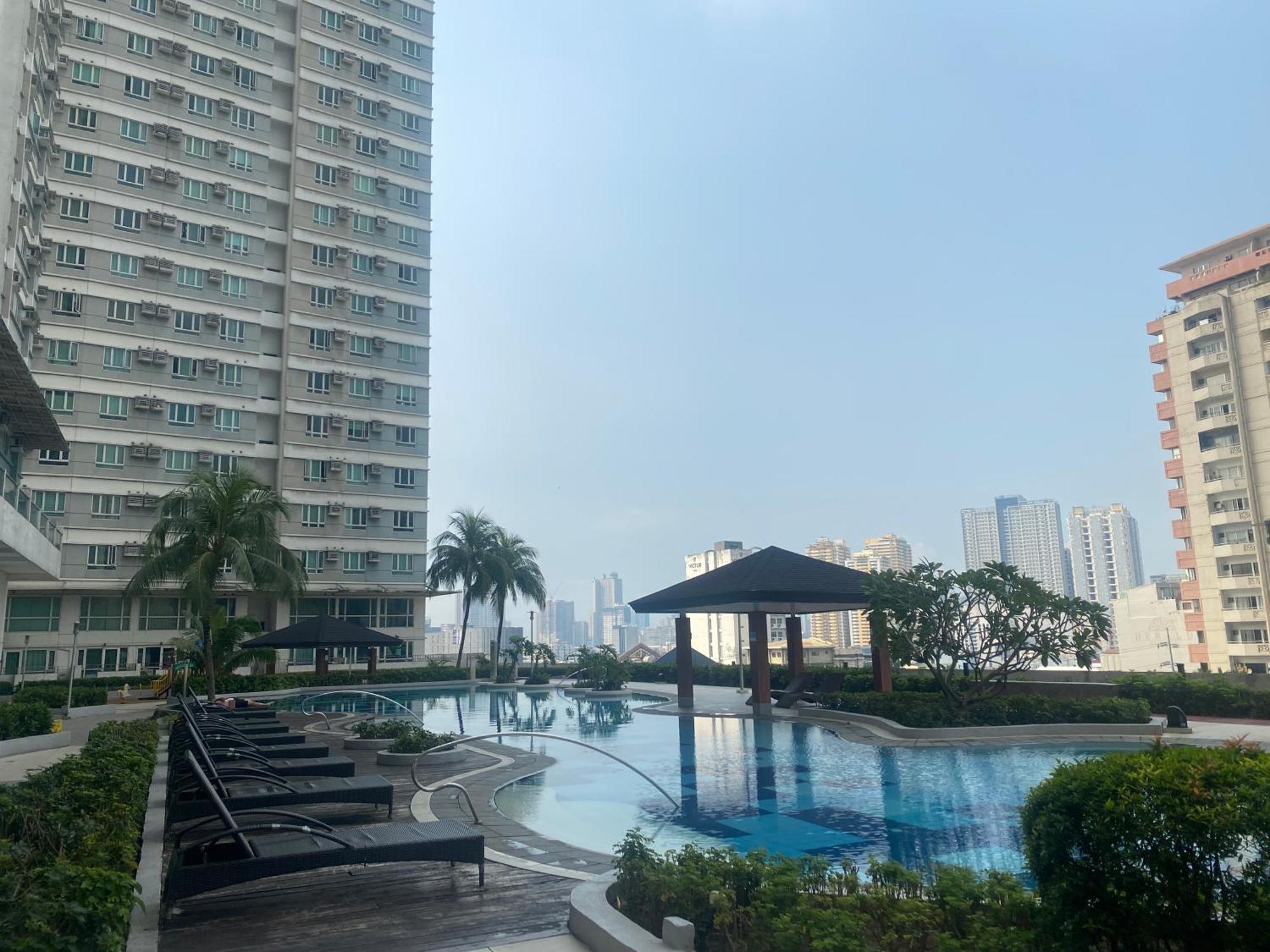 1bdrm At Makati W Balcony View Of Mnla Bay Apartment *