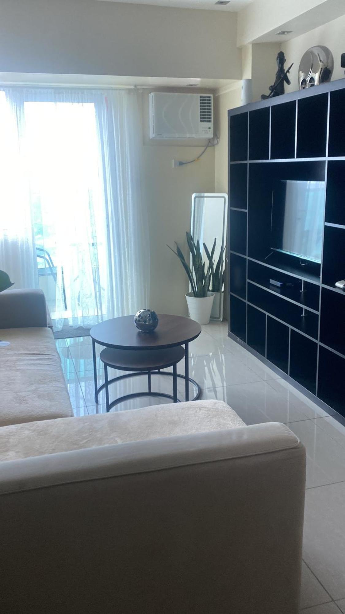 1bdrm At Makati W Balcony View Of Mnla Bay Apartment
