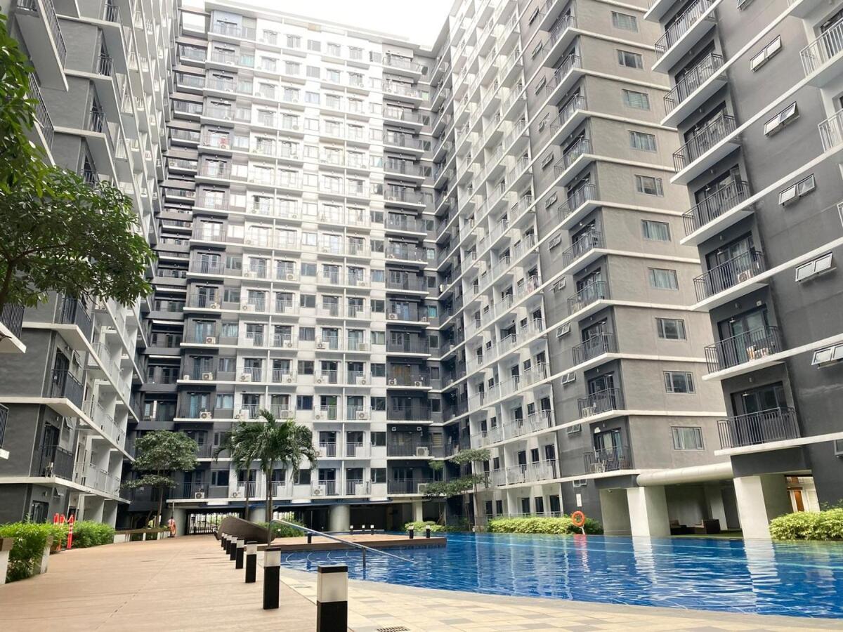 Shore 3 - Unit Kendra - Brand New Relaxing 1br Apartment Manila