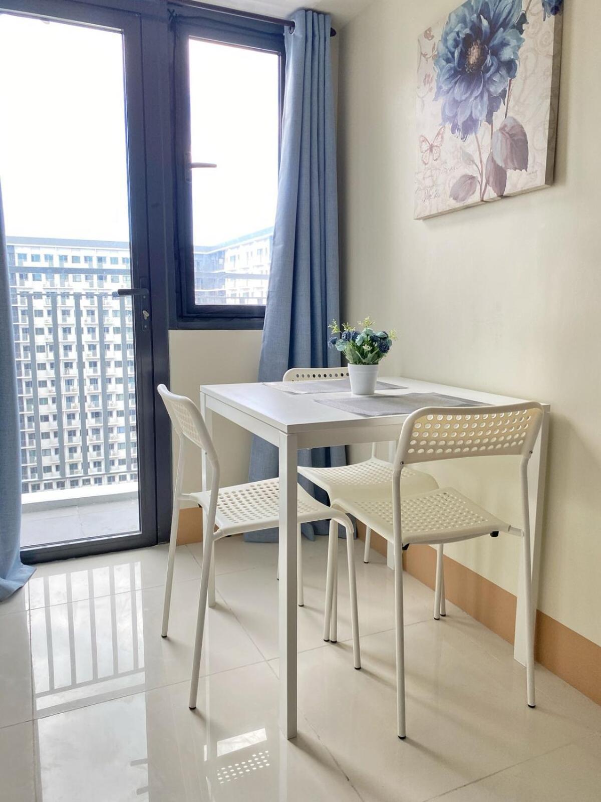Apartment Shore 3 - Unit Kyra - Brand New Unit Manila