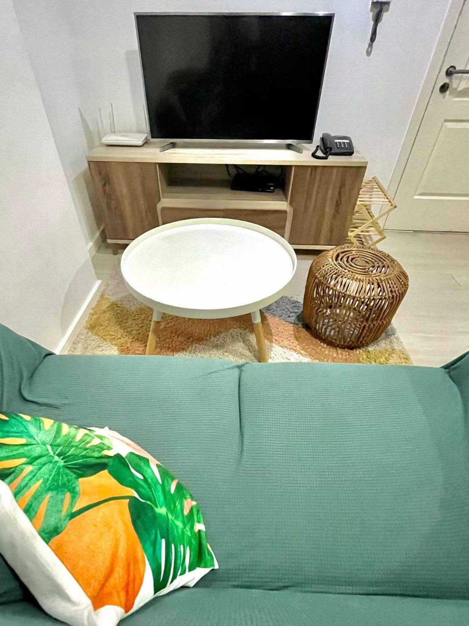 Pinoysg Aparthotel