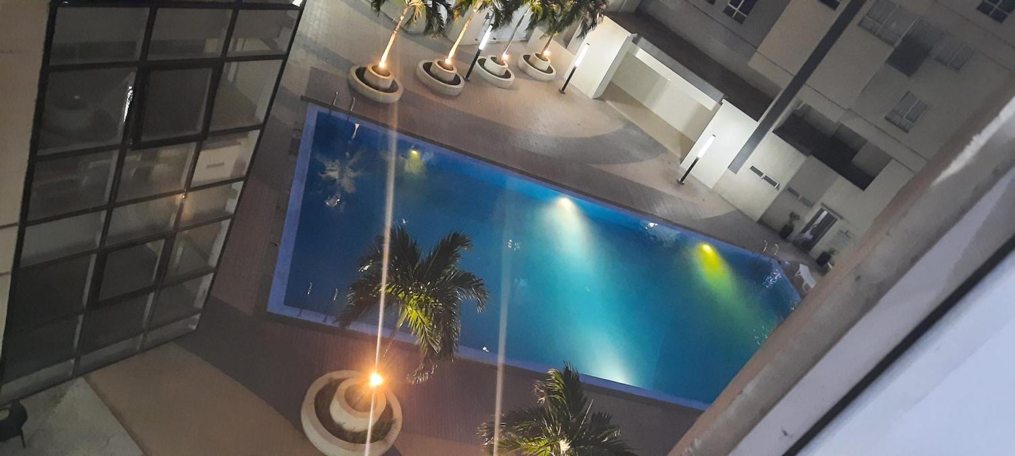 L1 Twin Bed Staycation In Bonifacio Global 7 Inn *
