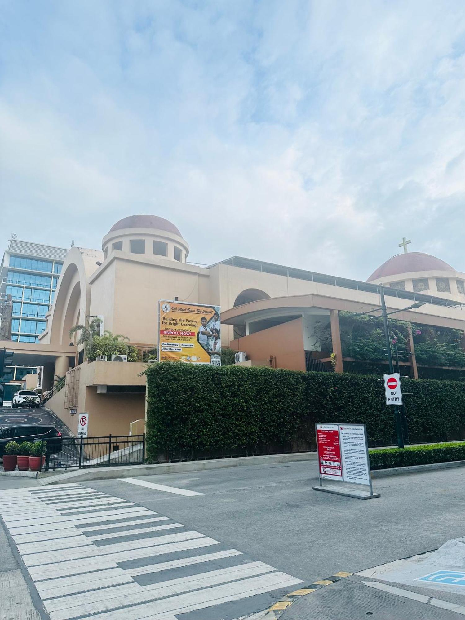 Aparthotel We Vibe, 81 Newport Blvd Across Naia 3 Manila
