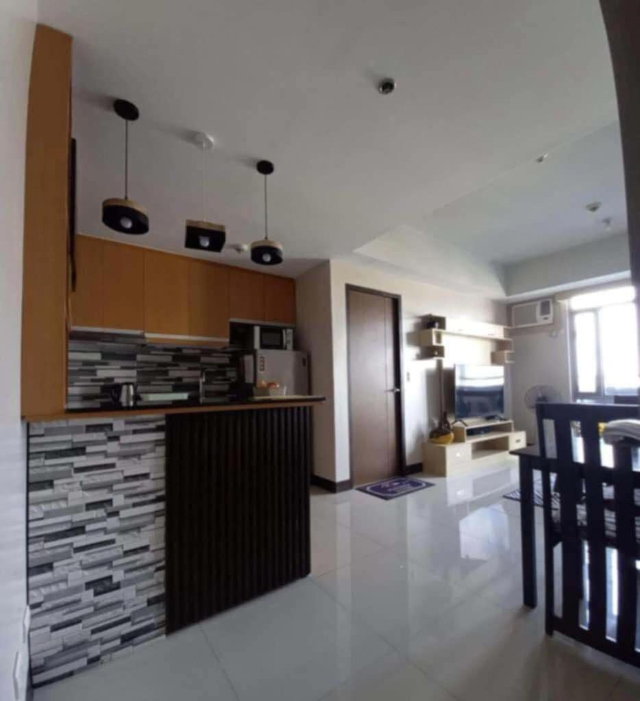Unit 14e Tower D, 1br Unit- Manhattan Heights Cubao Apartment