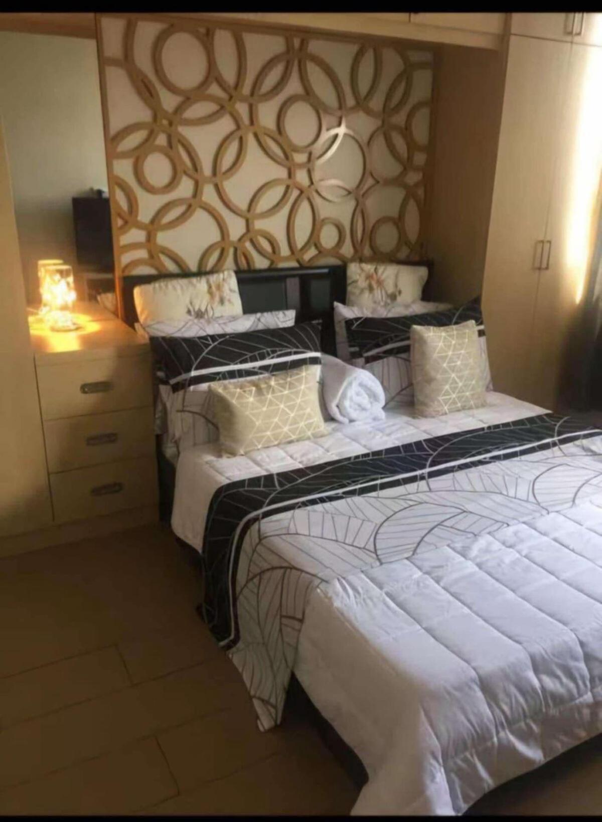 Unit 14e Tower D, 1br Unit- Manhattan Heights Cubao Apartment