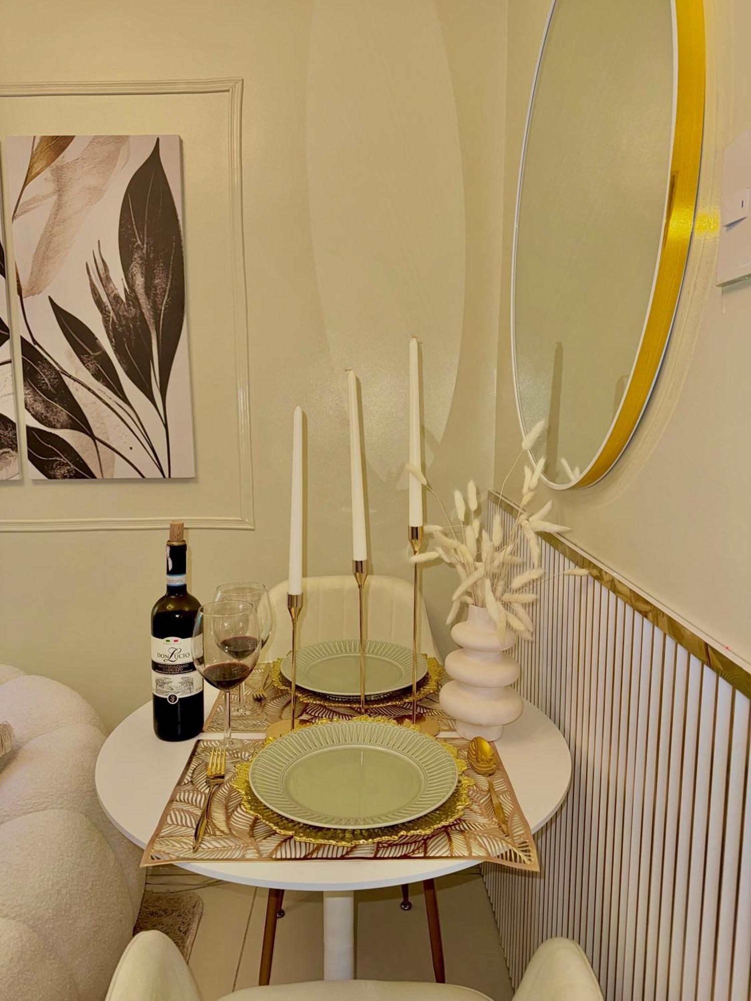 Quezon Luxury Unit Sun Residences Welcome Rotonda Espana Apartment Manila