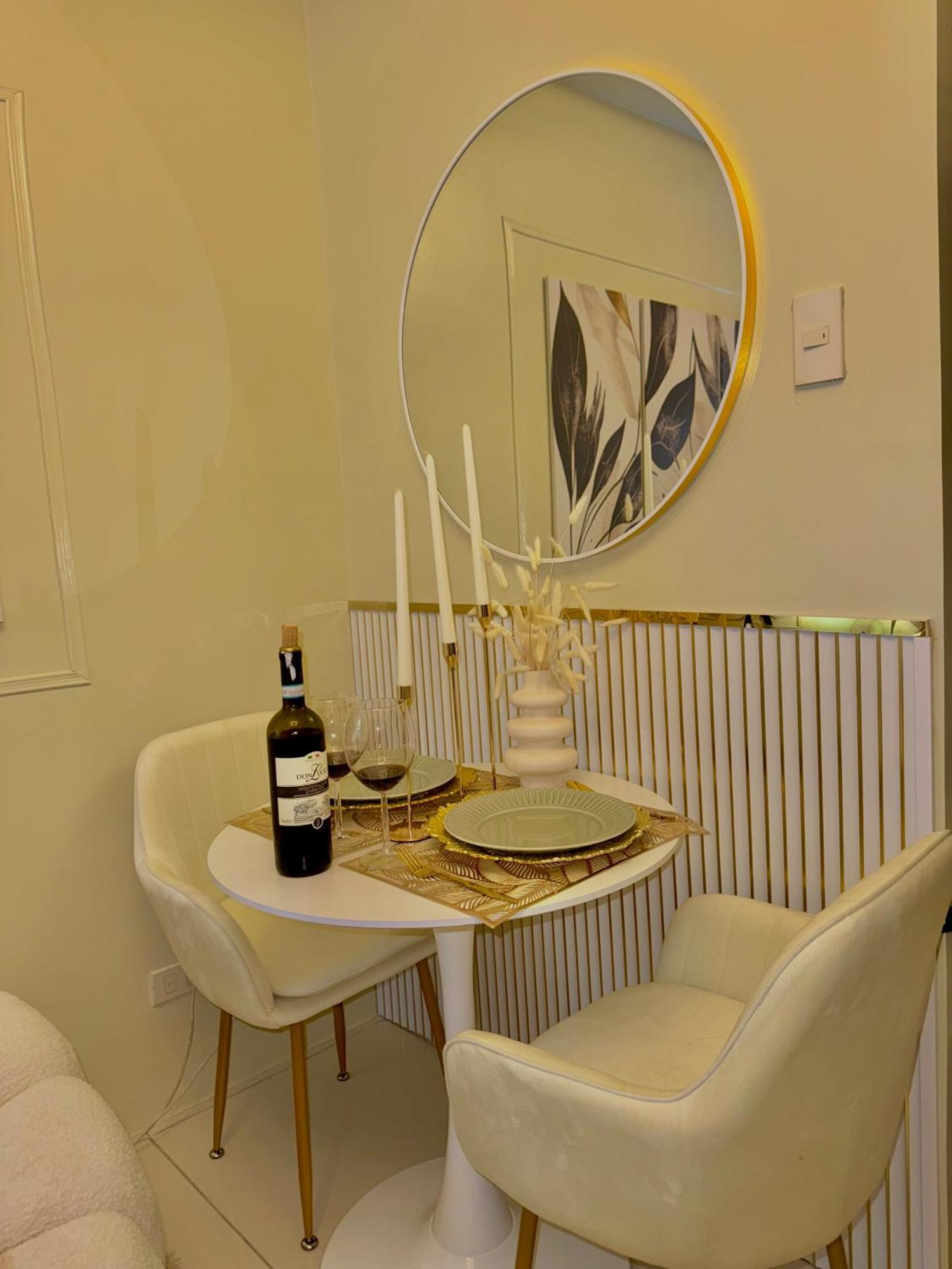 Quezon Luxury Unit Sun Residences Welcome Rotonda Espana Apartment
