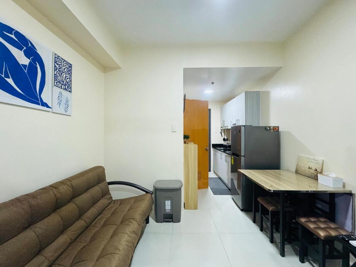 Unit In Malate, Manila