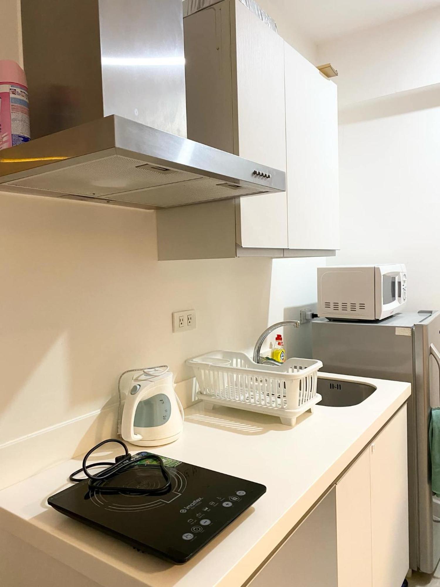 Hotel Azure Staycation By Casa Lepap Paranaque City