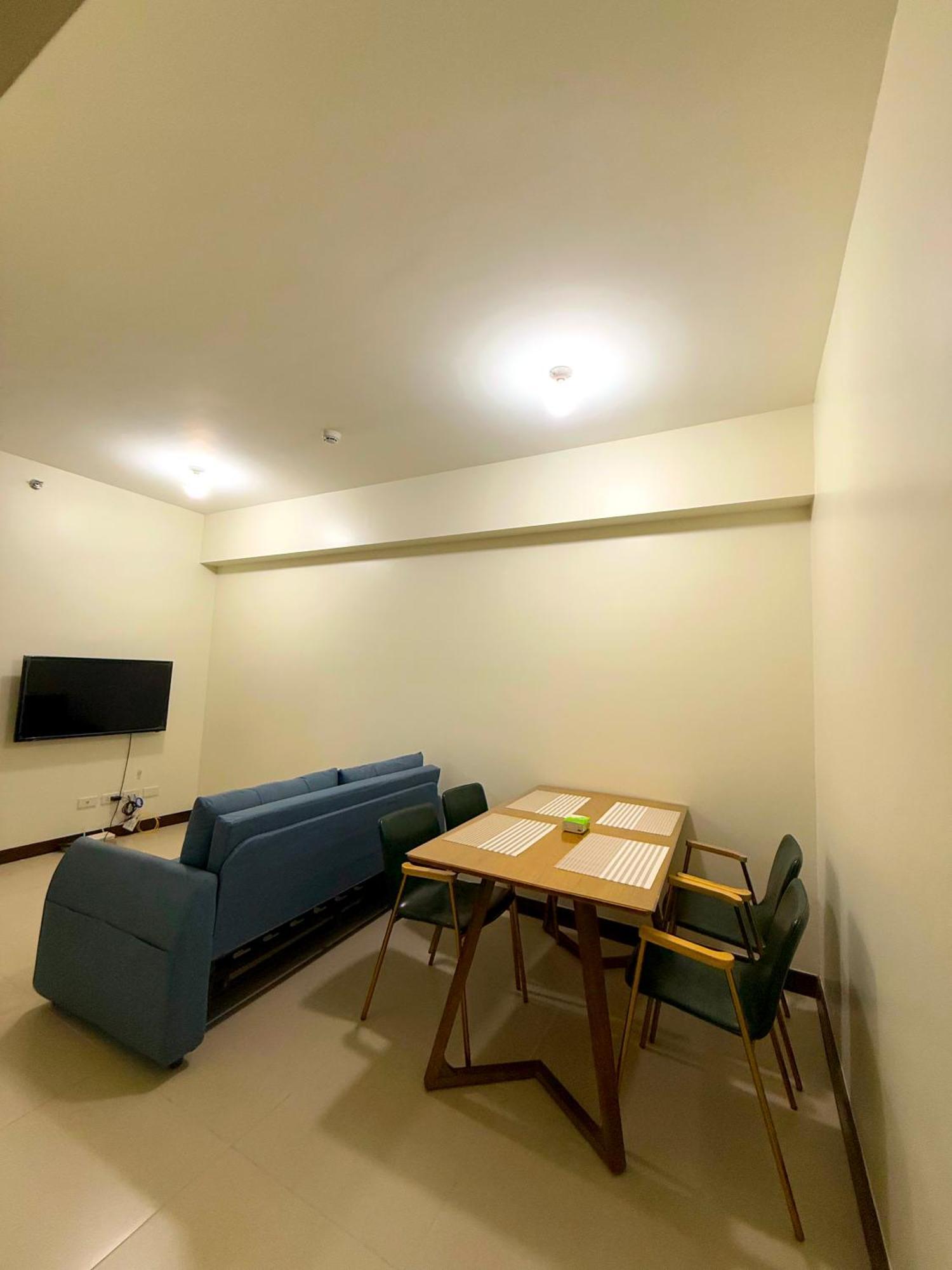 Apartment Vincondotel Near Bgc 2br Fairlane 2408 Manila