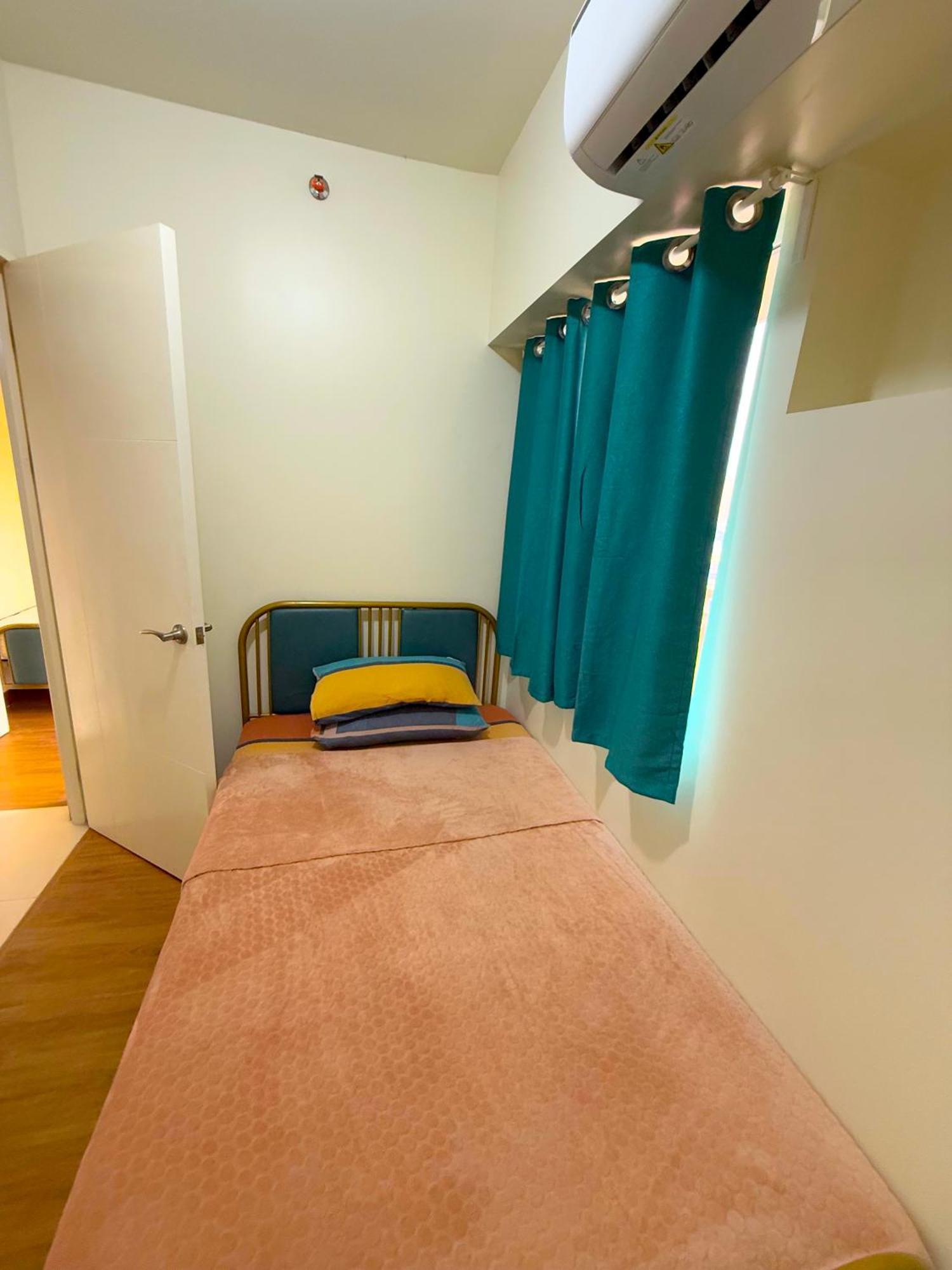 Vincondotel Near Bgc 2br Fairlane Apartment *