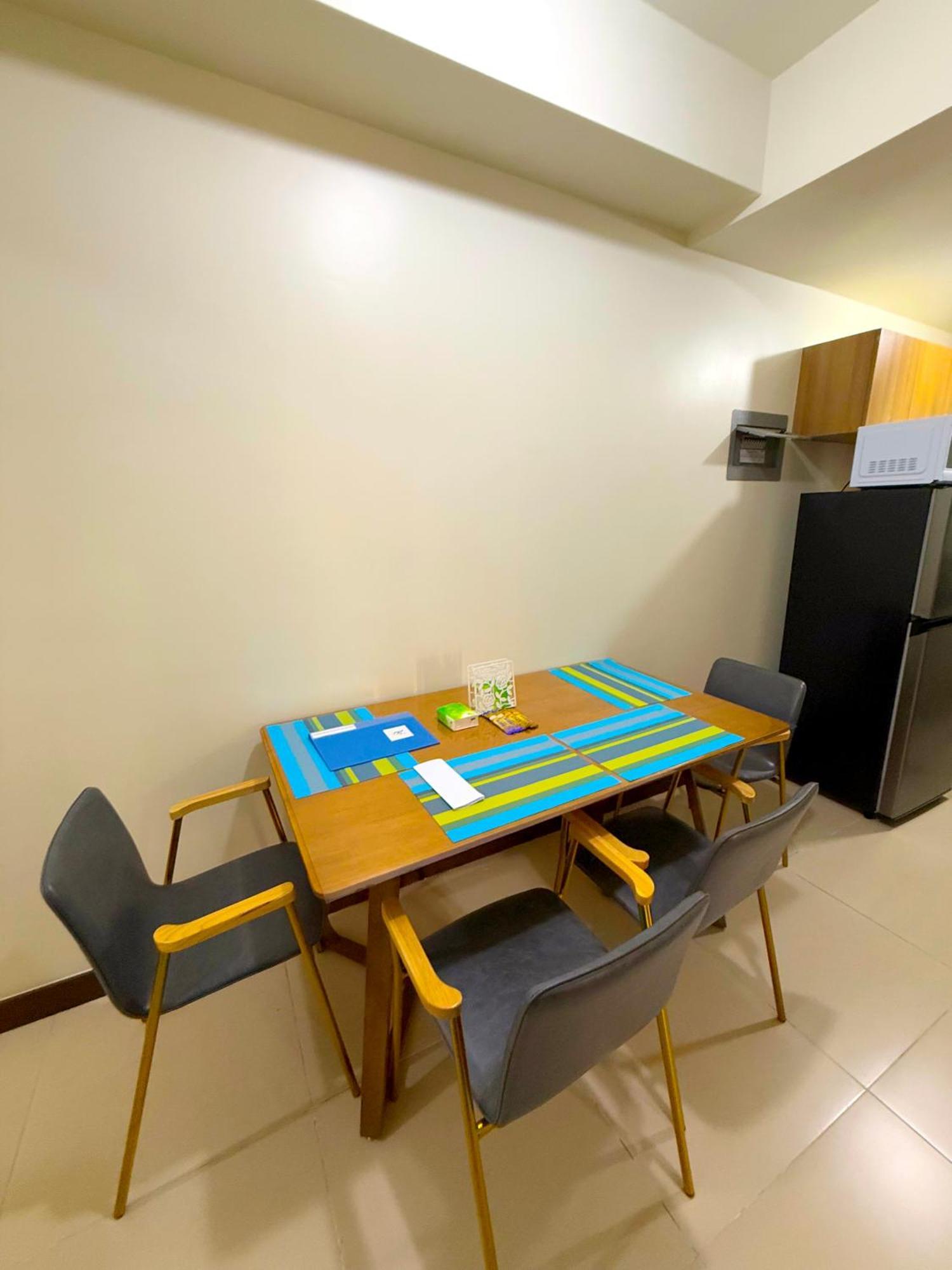 Vincondotel Near Bgc 2br Fairlane Apartment *