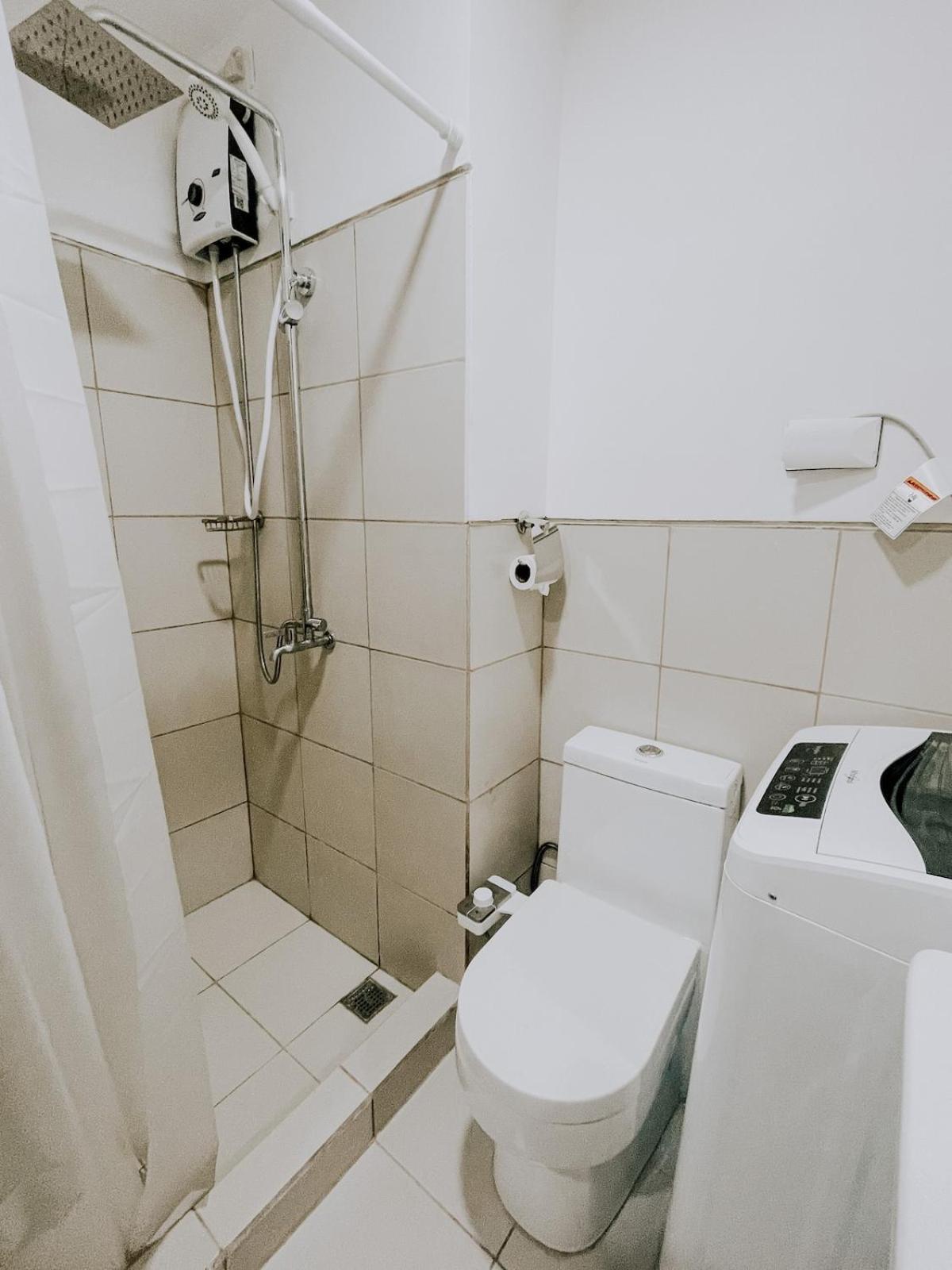 2br Cozy Unit Near International Airport Apartment