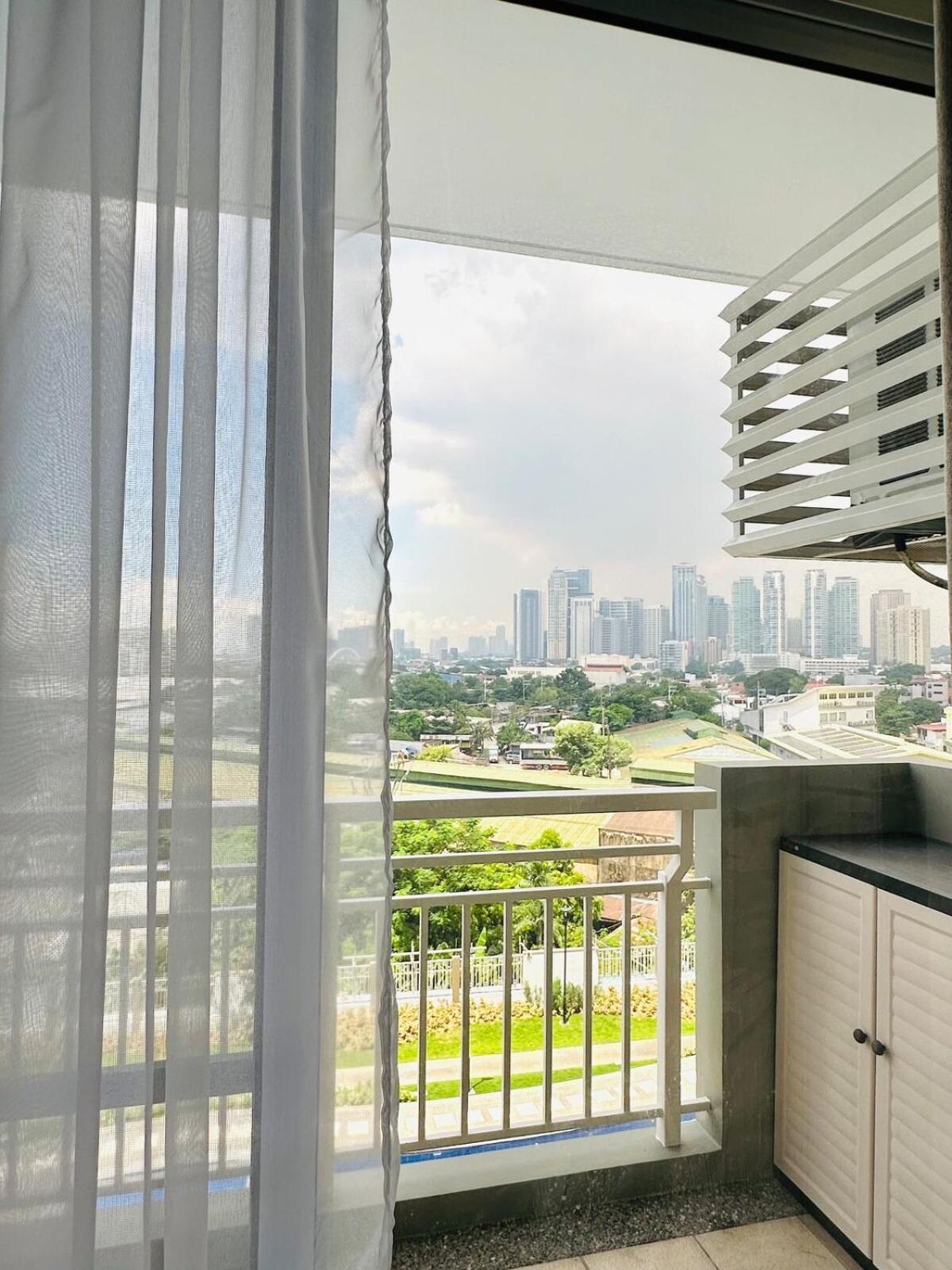Cozy Escape Satori Residences Santolan *
