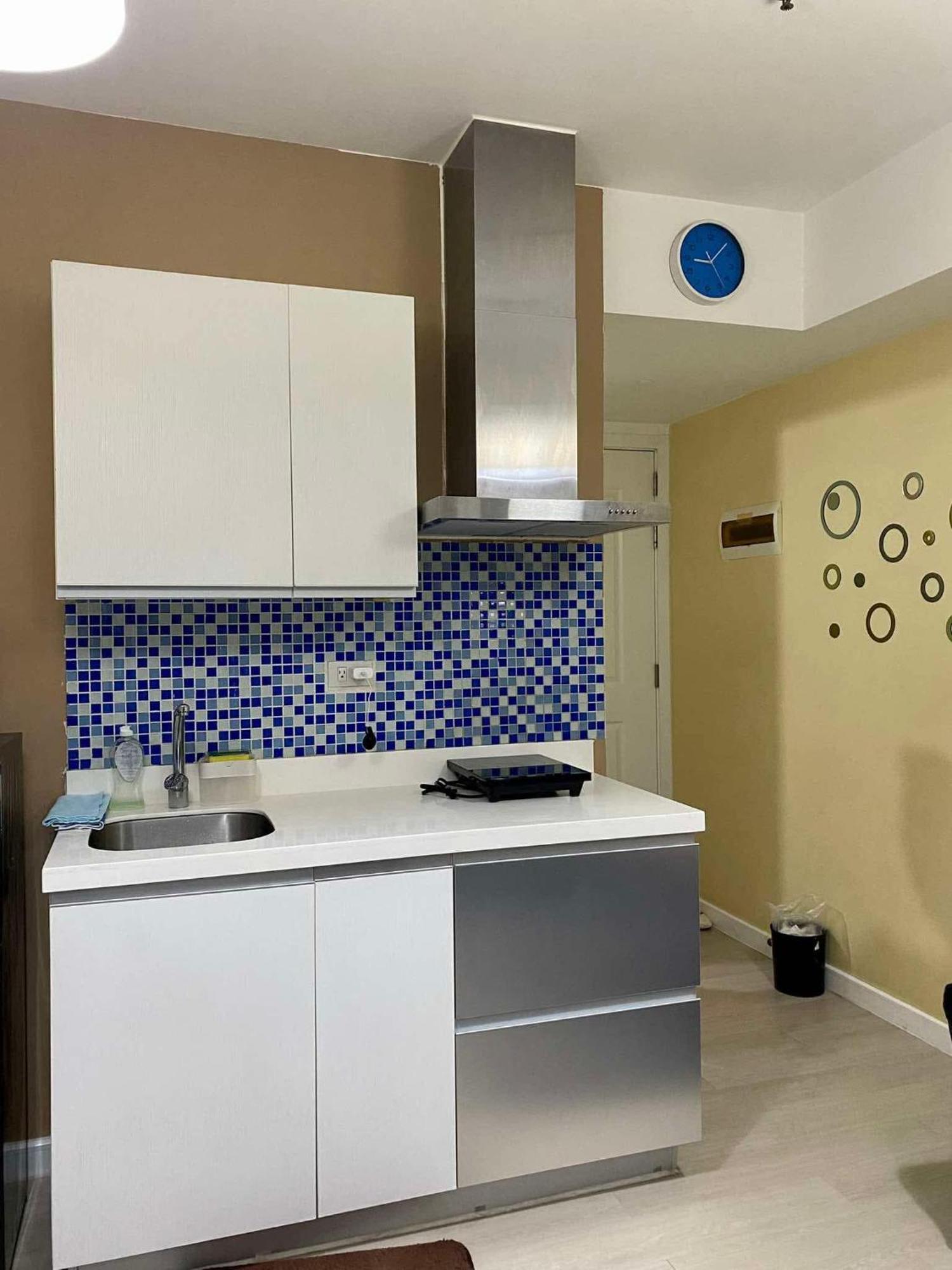 Yumi Azure Staycation Apartment Manila