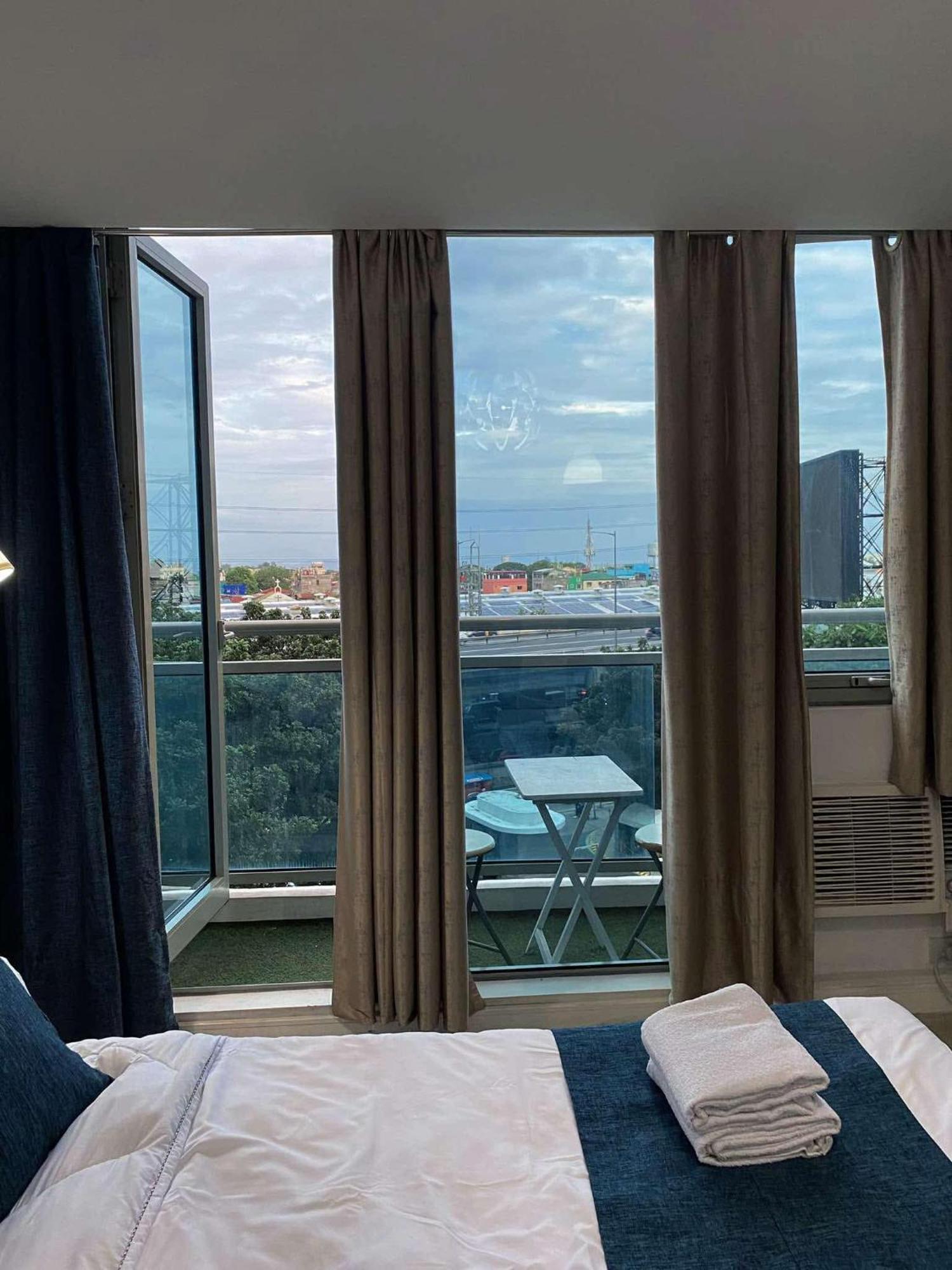 Yumi Azure Staycation * Manila