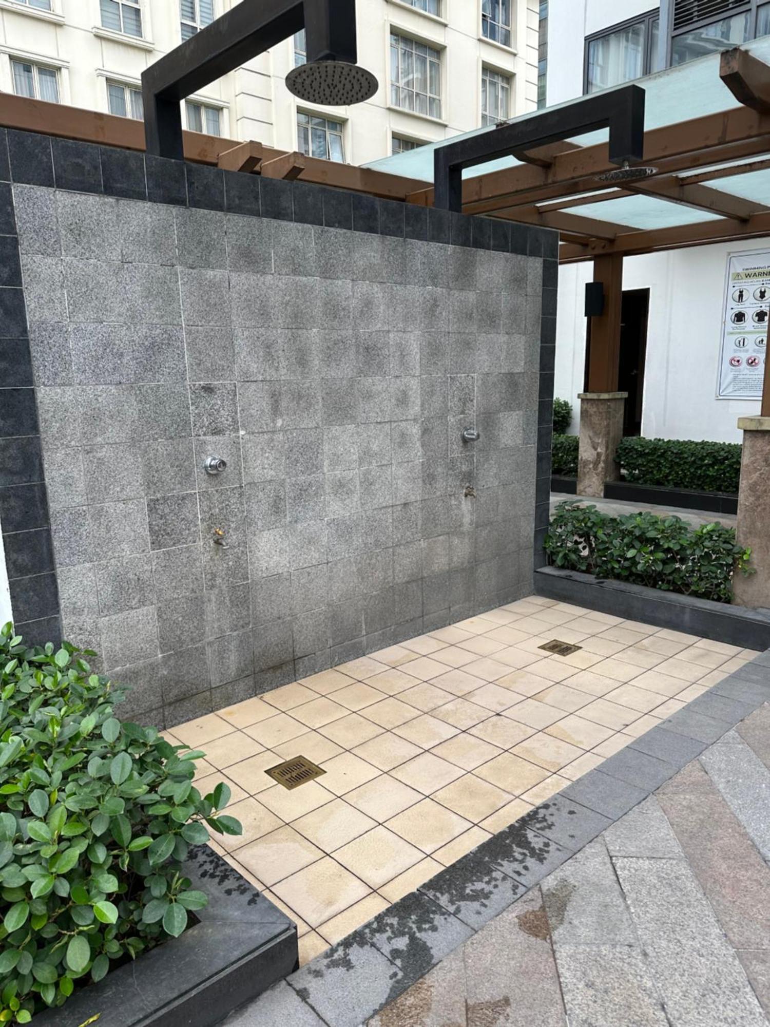 With Pool And Gym Free Access