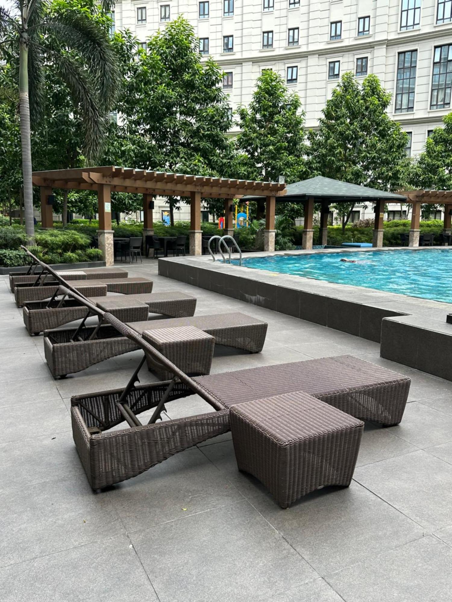With Pool And Gym Free Access * Manila