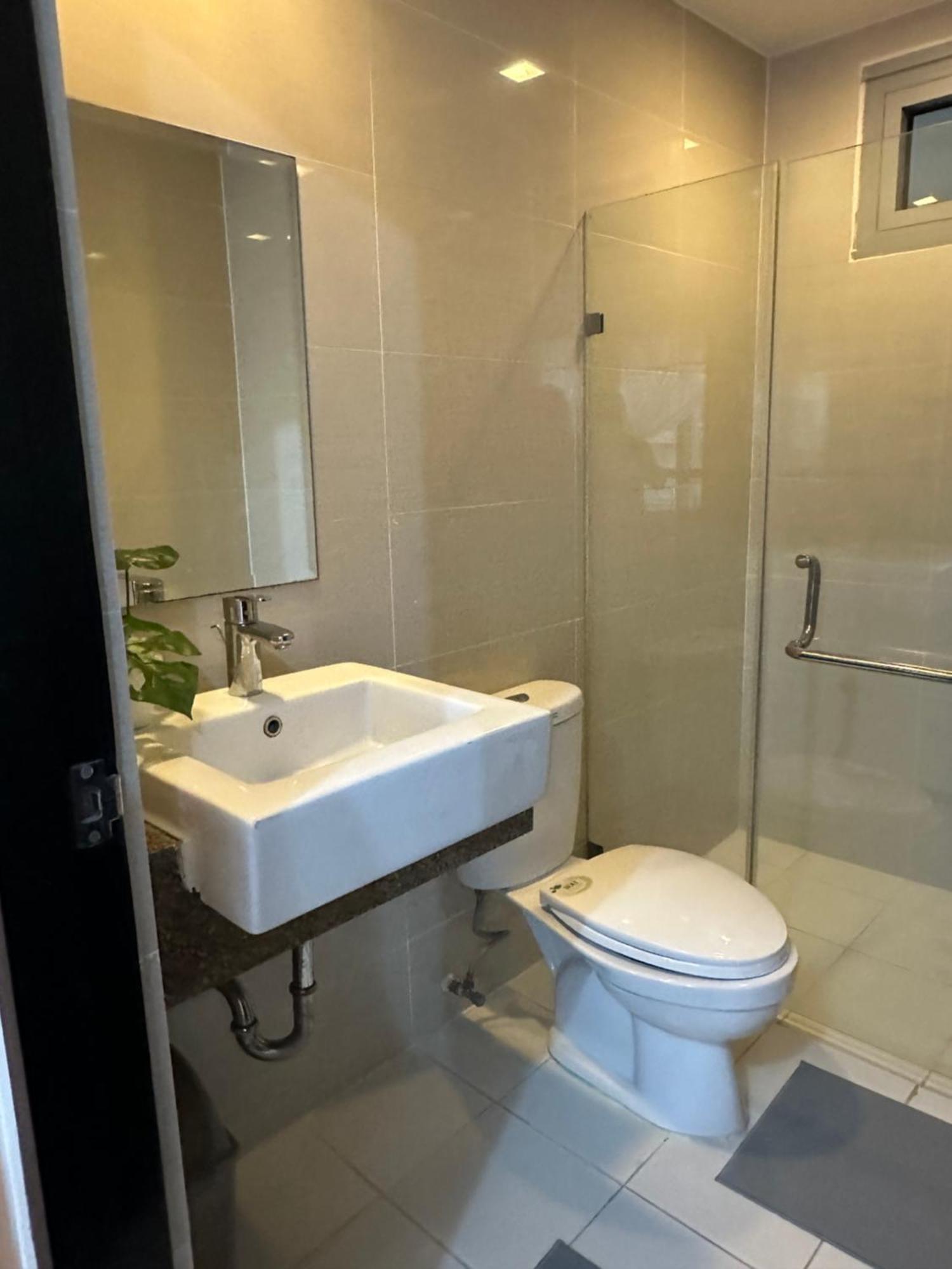 With Pool And Gym Free Access