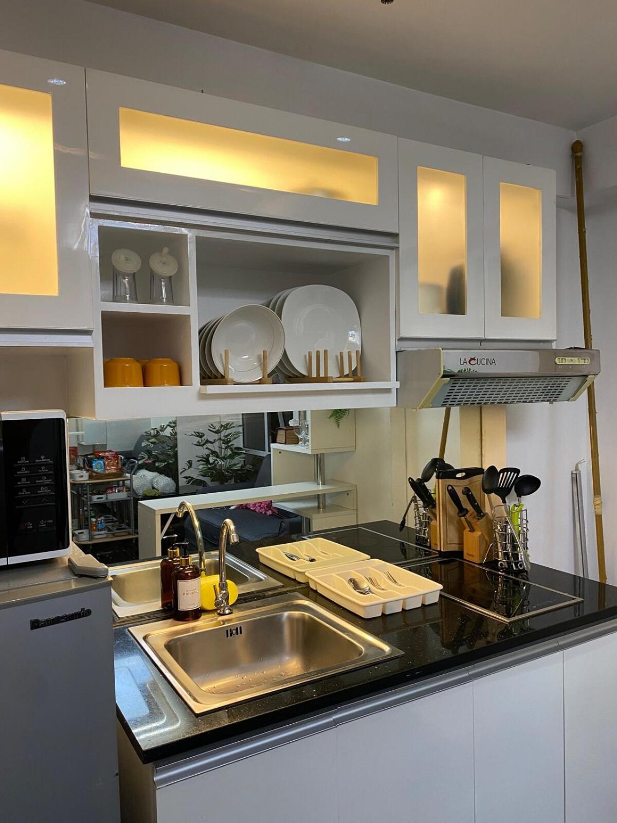 Ecn And Staycation Apartment Manila