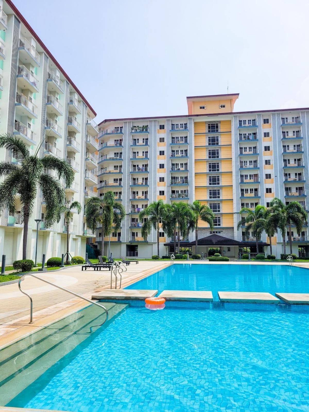 An-dy's Point, Field Residences