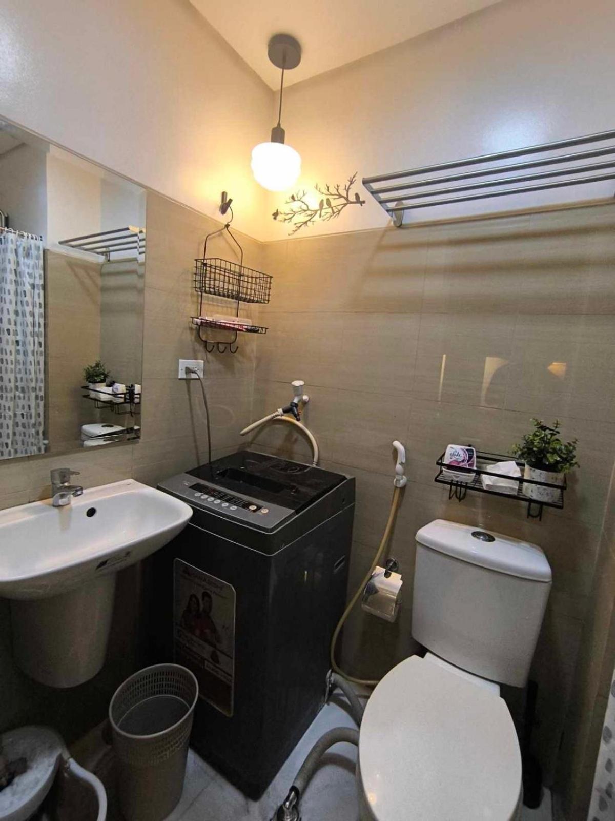Emfress 5* Pasay