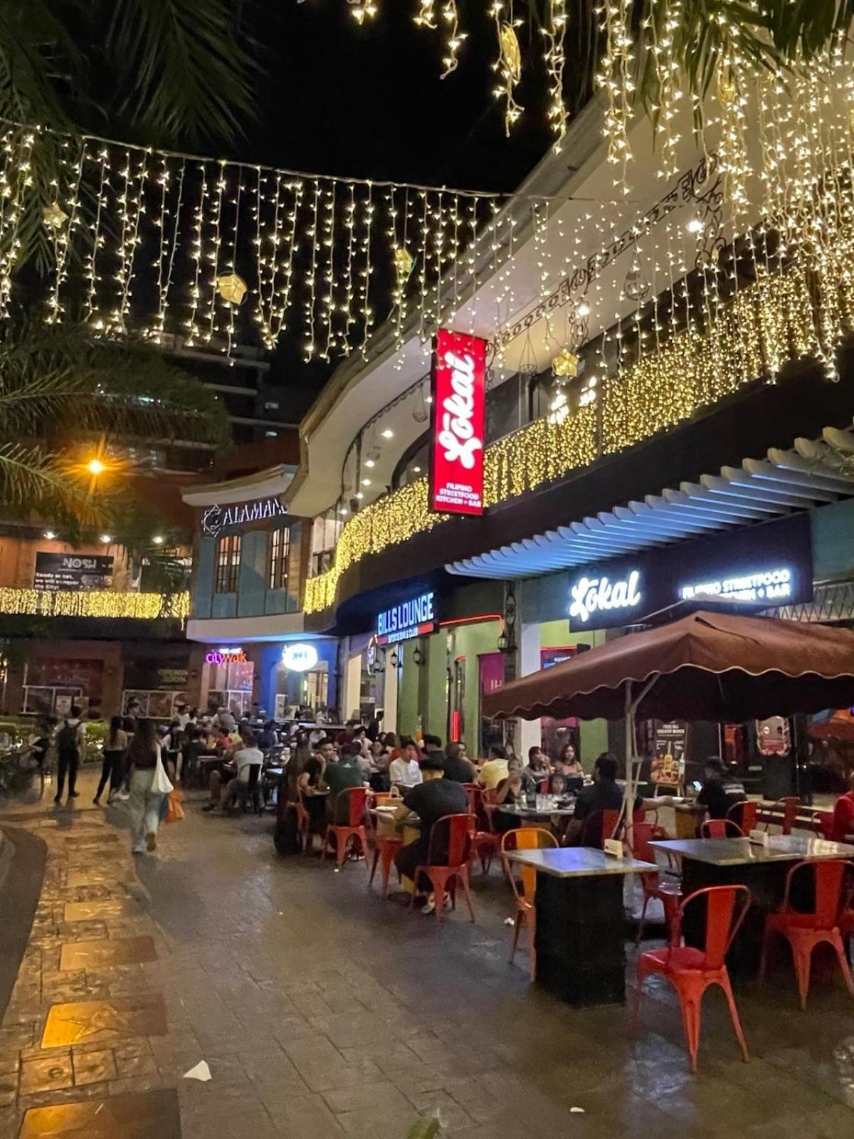 Funky Hq - 1br Eastwood Global Plaza * Manila