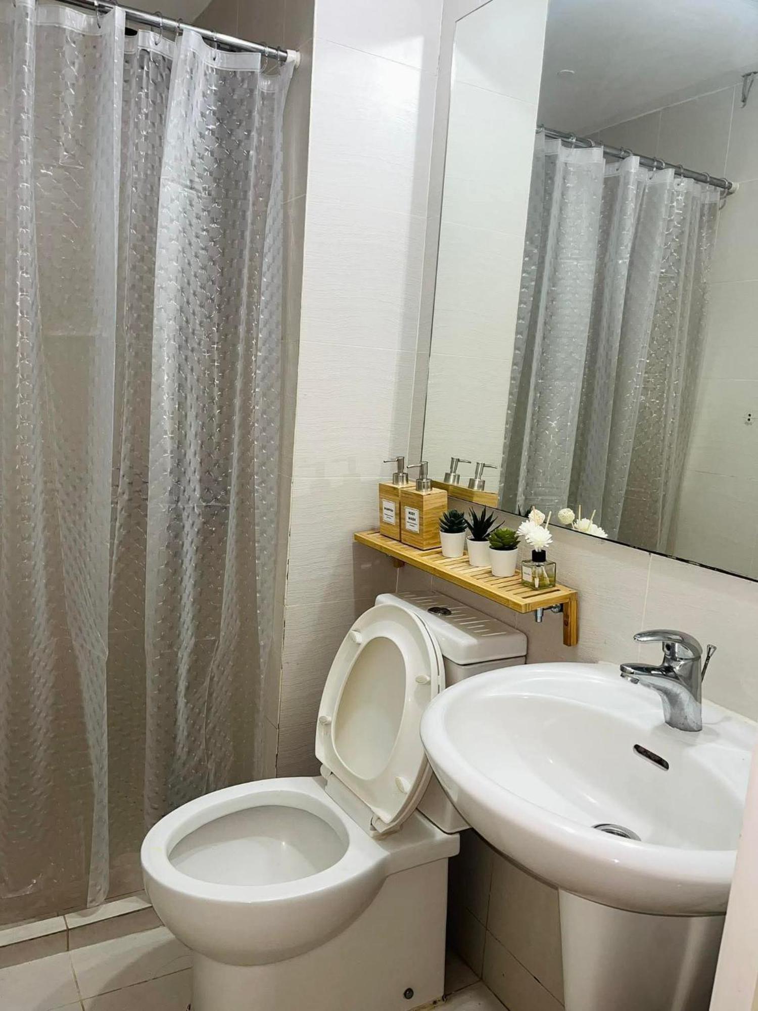 Apartment Rio East Tower - Azure Urban