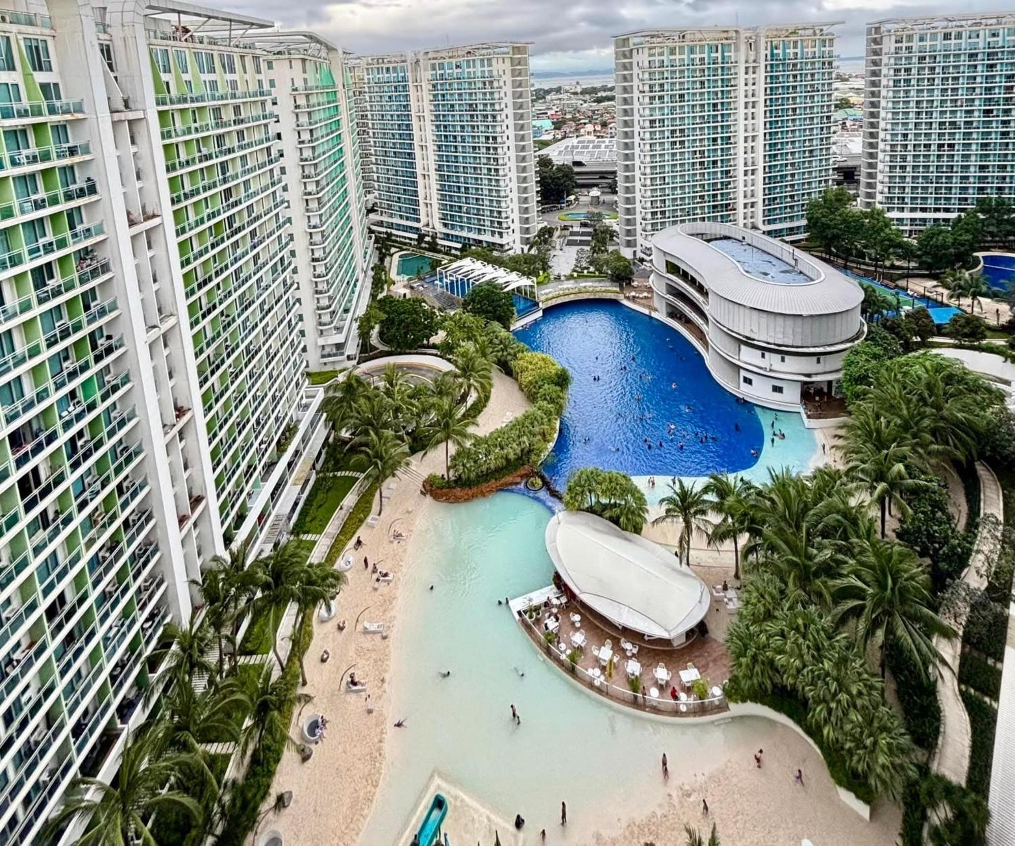 Rio East Tower - Azure Urban Apartment *