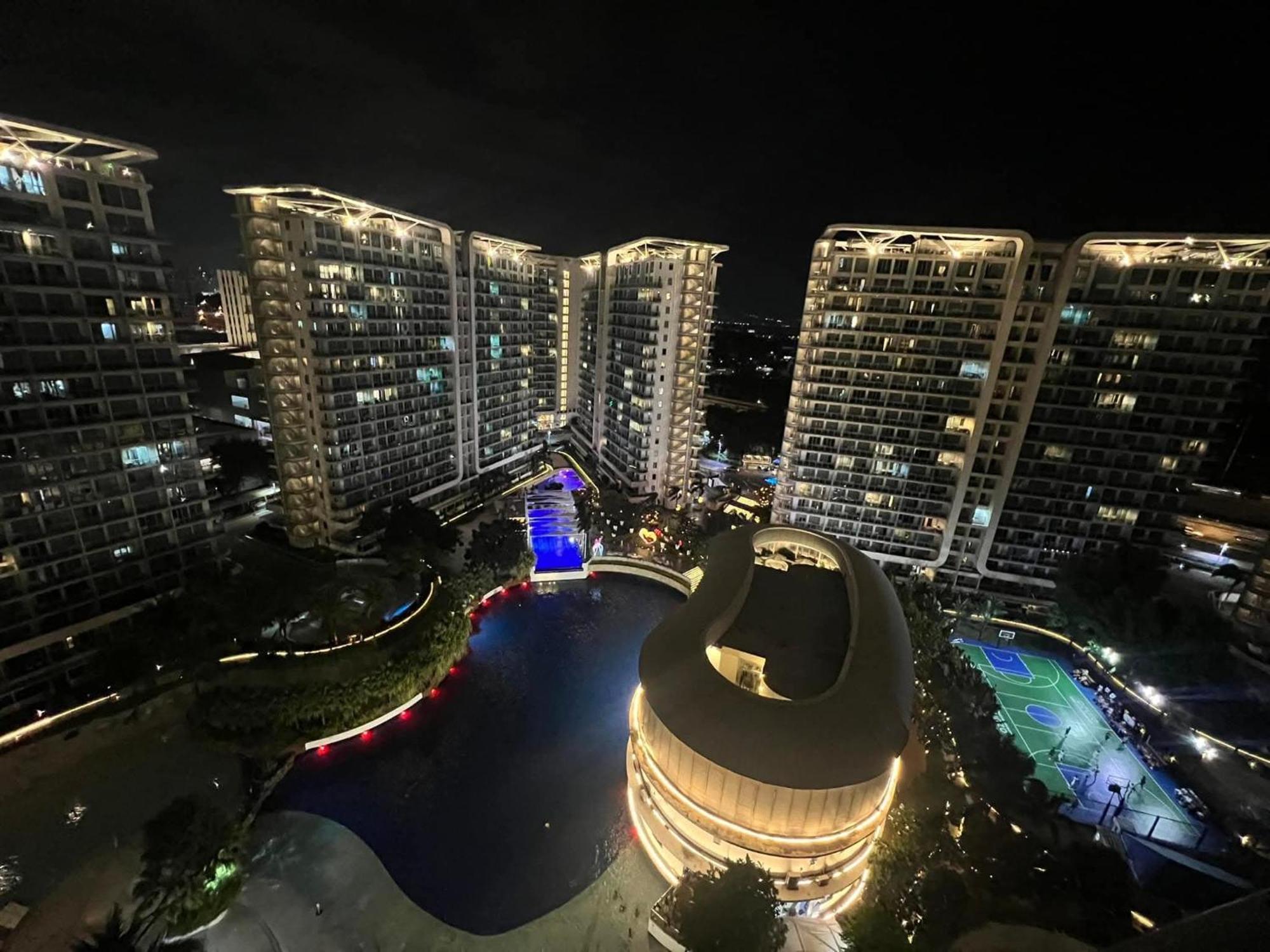 Rio East Tower - Azure Urban Apartment *