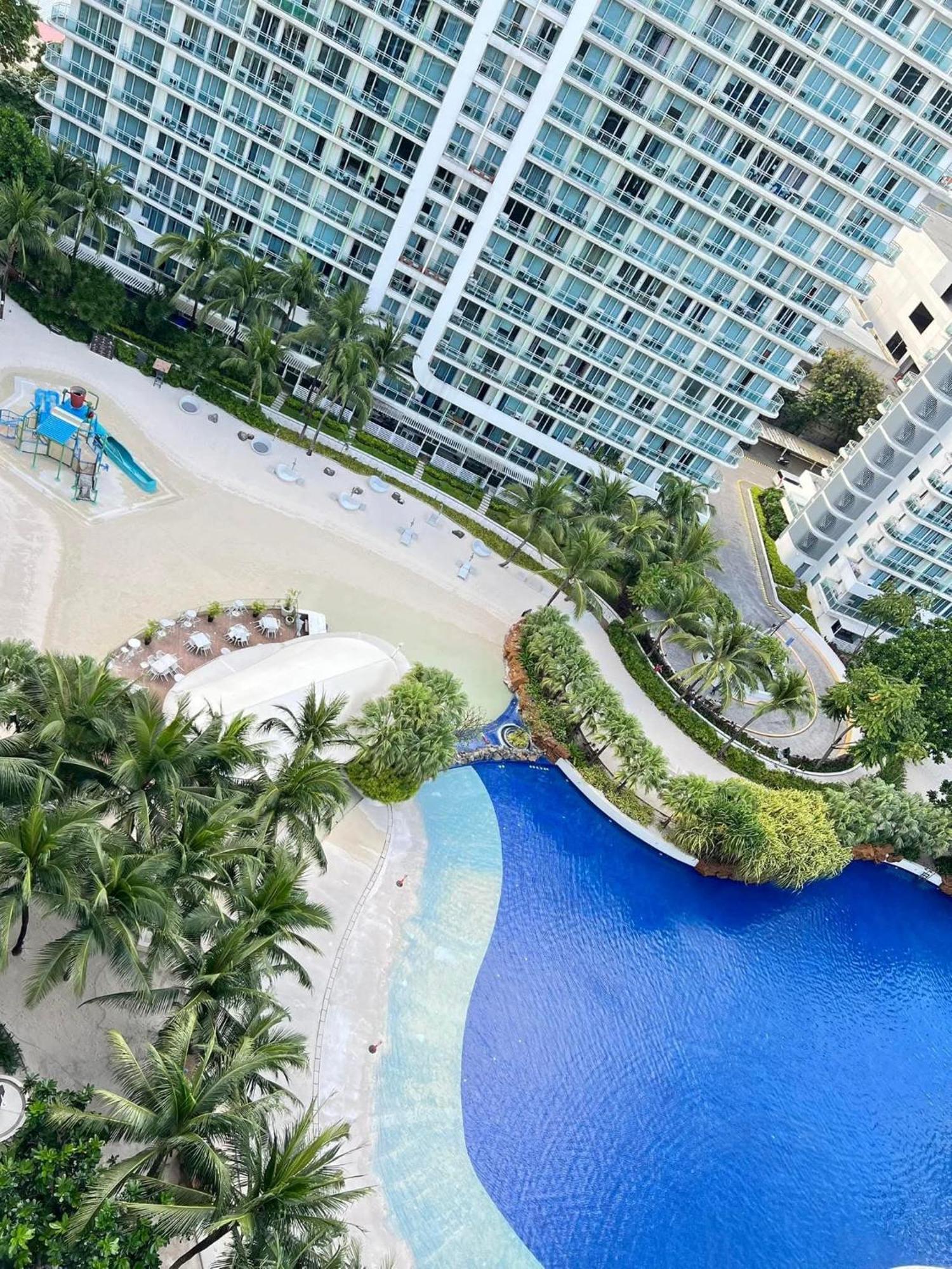 Rio East Tower - Azure Urban Apartment *