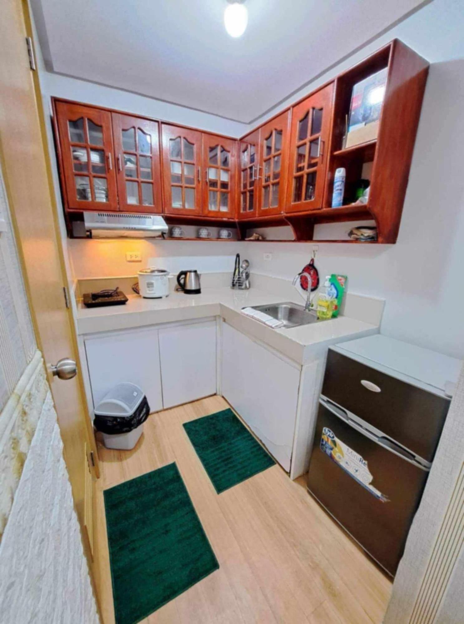 2 Bedroom Trees Residences W Ps4, Mini Billards Hostel Quezon City