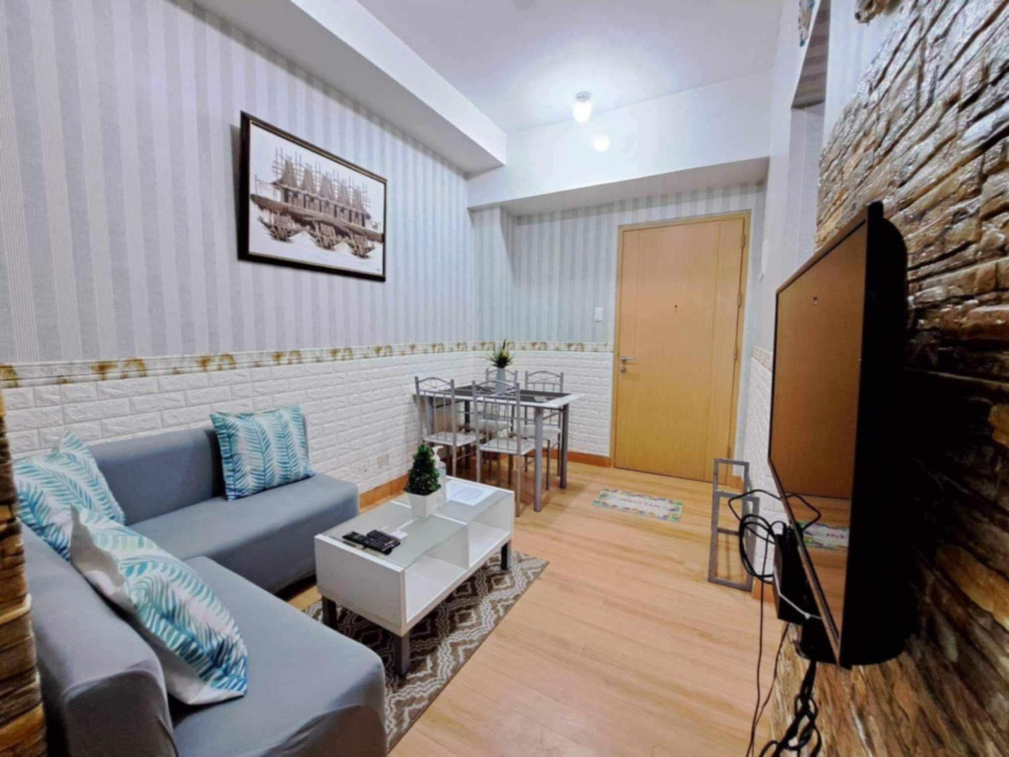 2 Bedroom Trees Residences W Ps4, Mini Billards * Quezon City