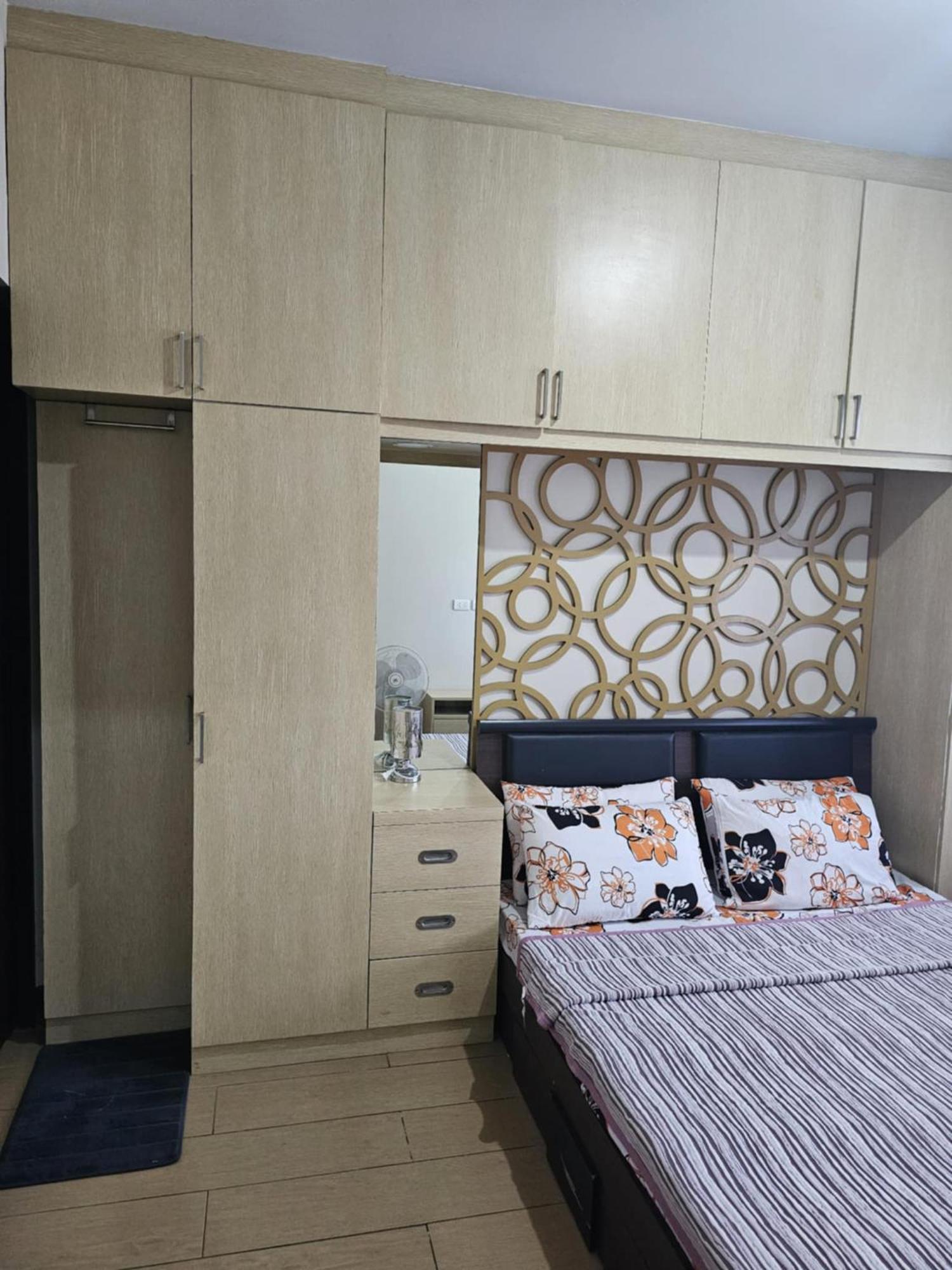 Unit 14e Tower D, 1br Unit- Manhattan Heights Cubao Apartment Manila