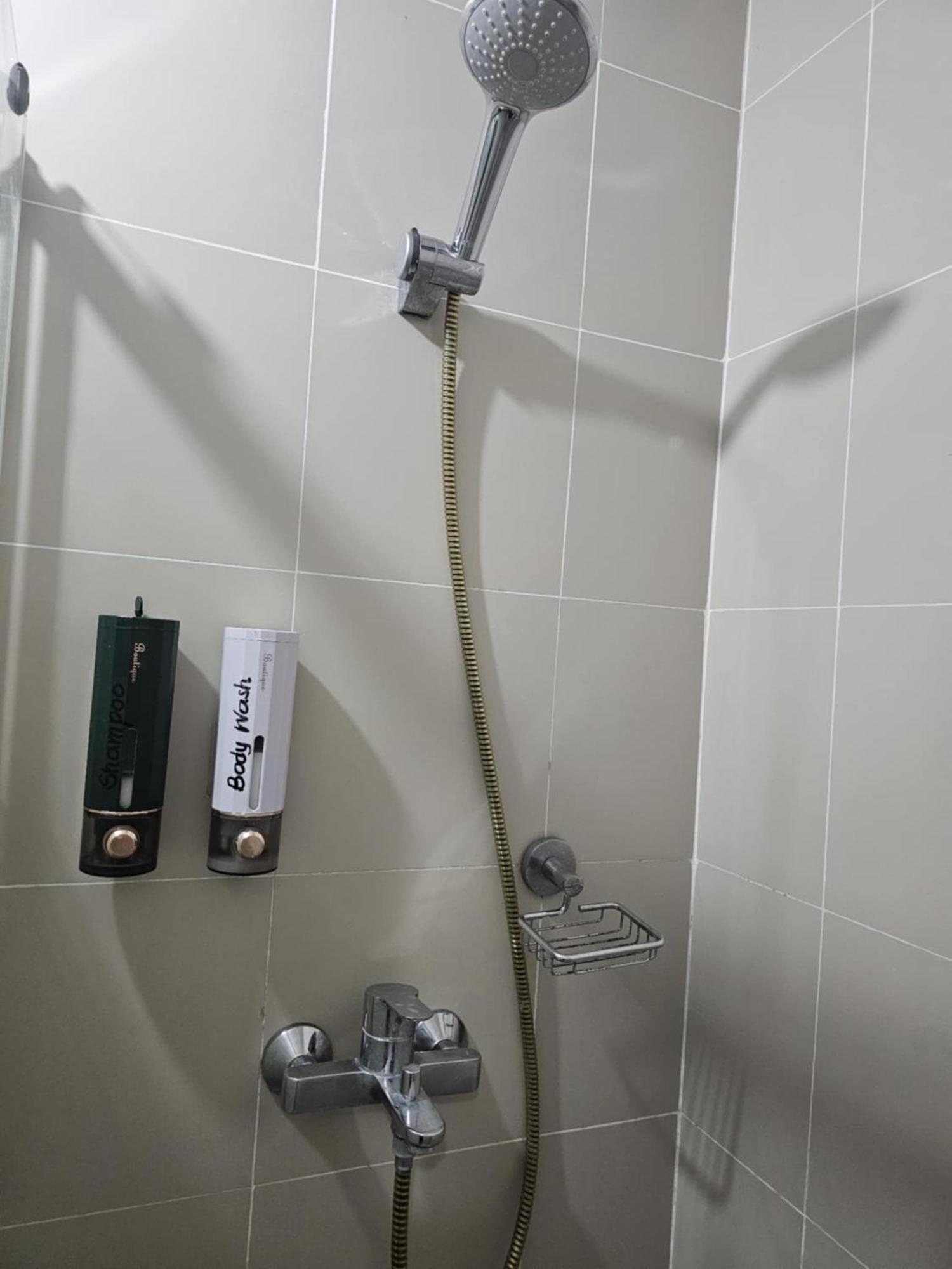 Unit 14e Tower D, 1br Unit- Manhattan Heights Cubao Apartment