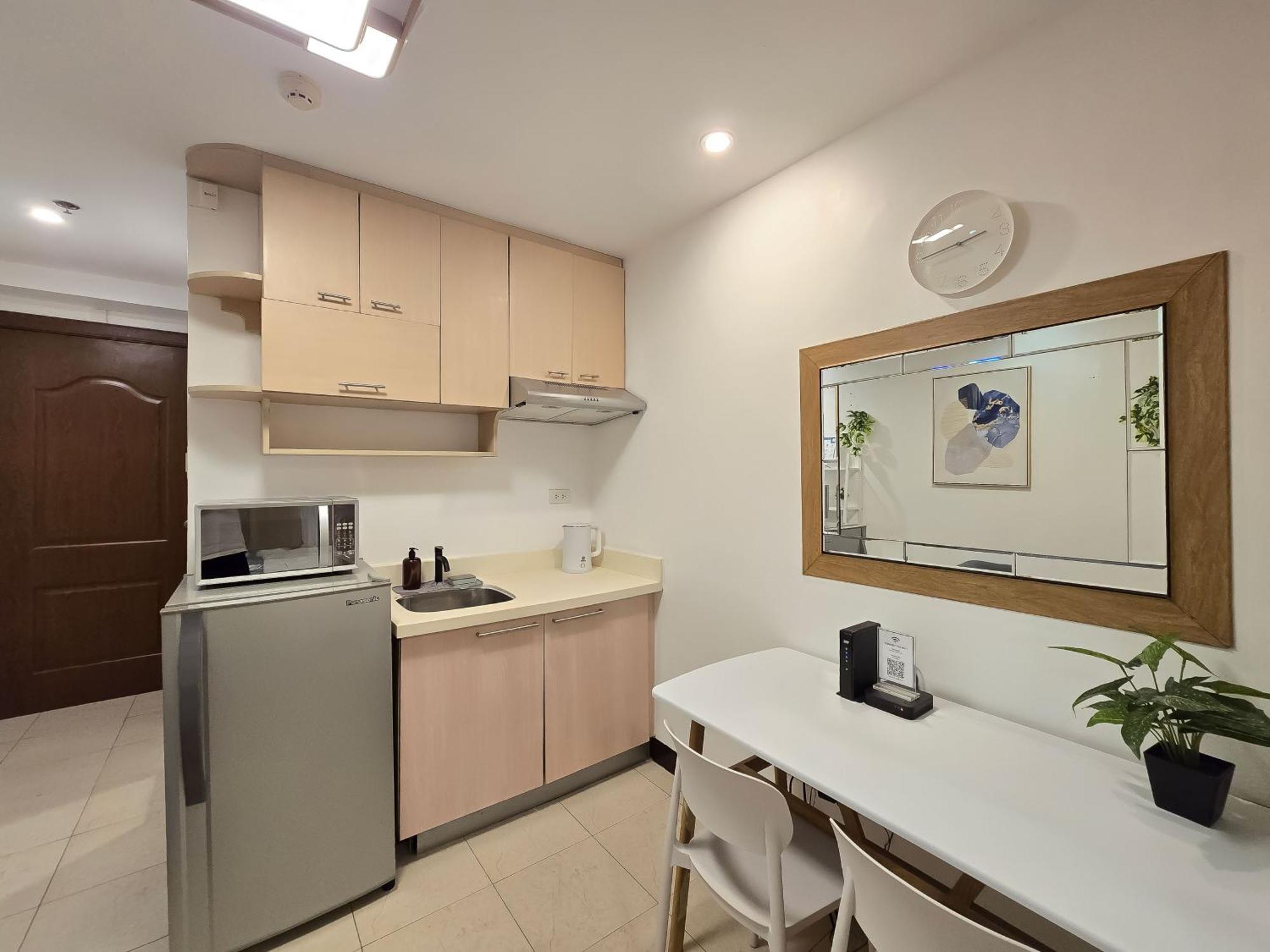 1br Condotel Ridgewood Towers Taguig #rw13 Apartment *