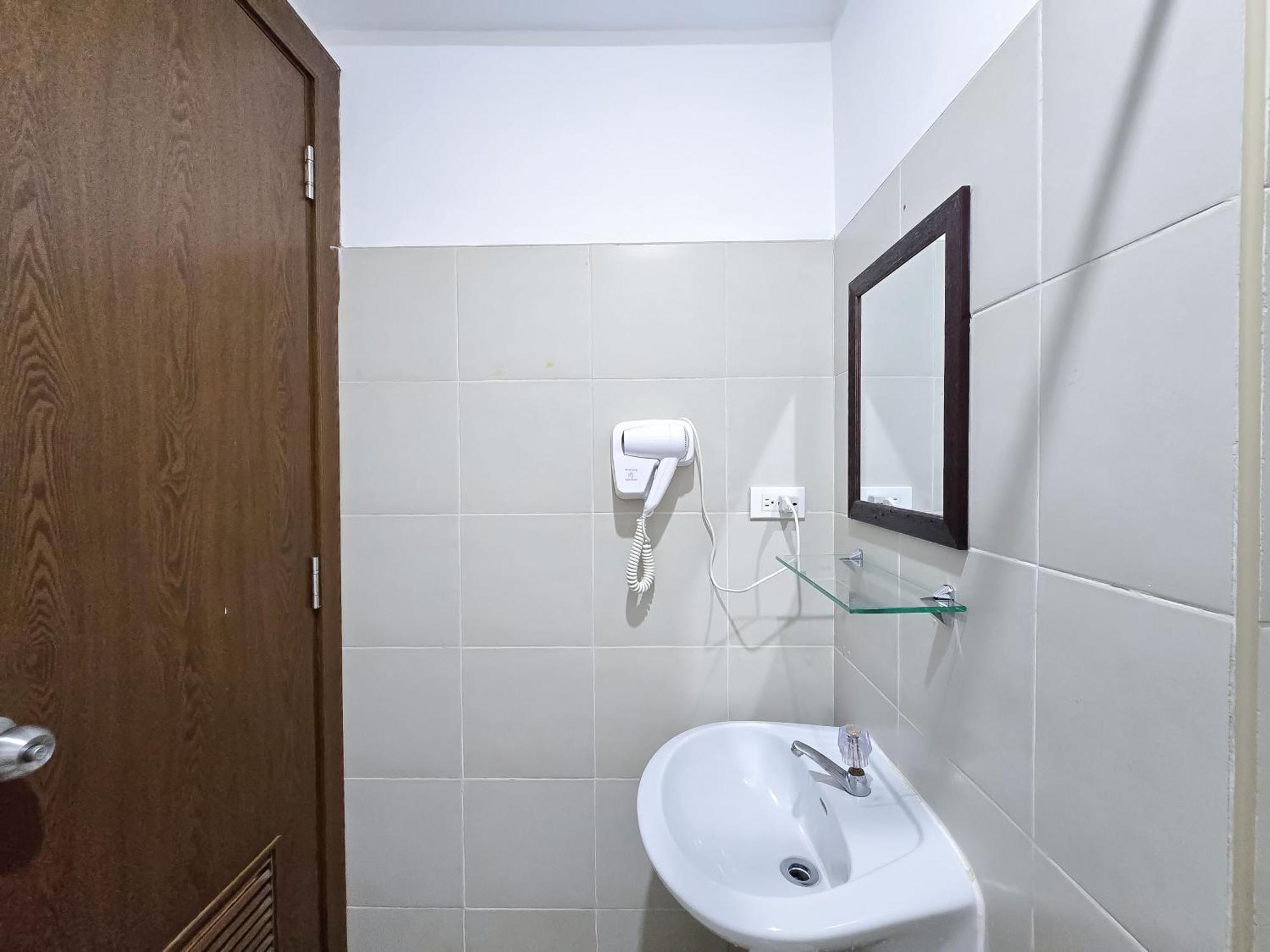 1br Condotel Ridgewood Towers Taguig #rw13 Apartment Manila