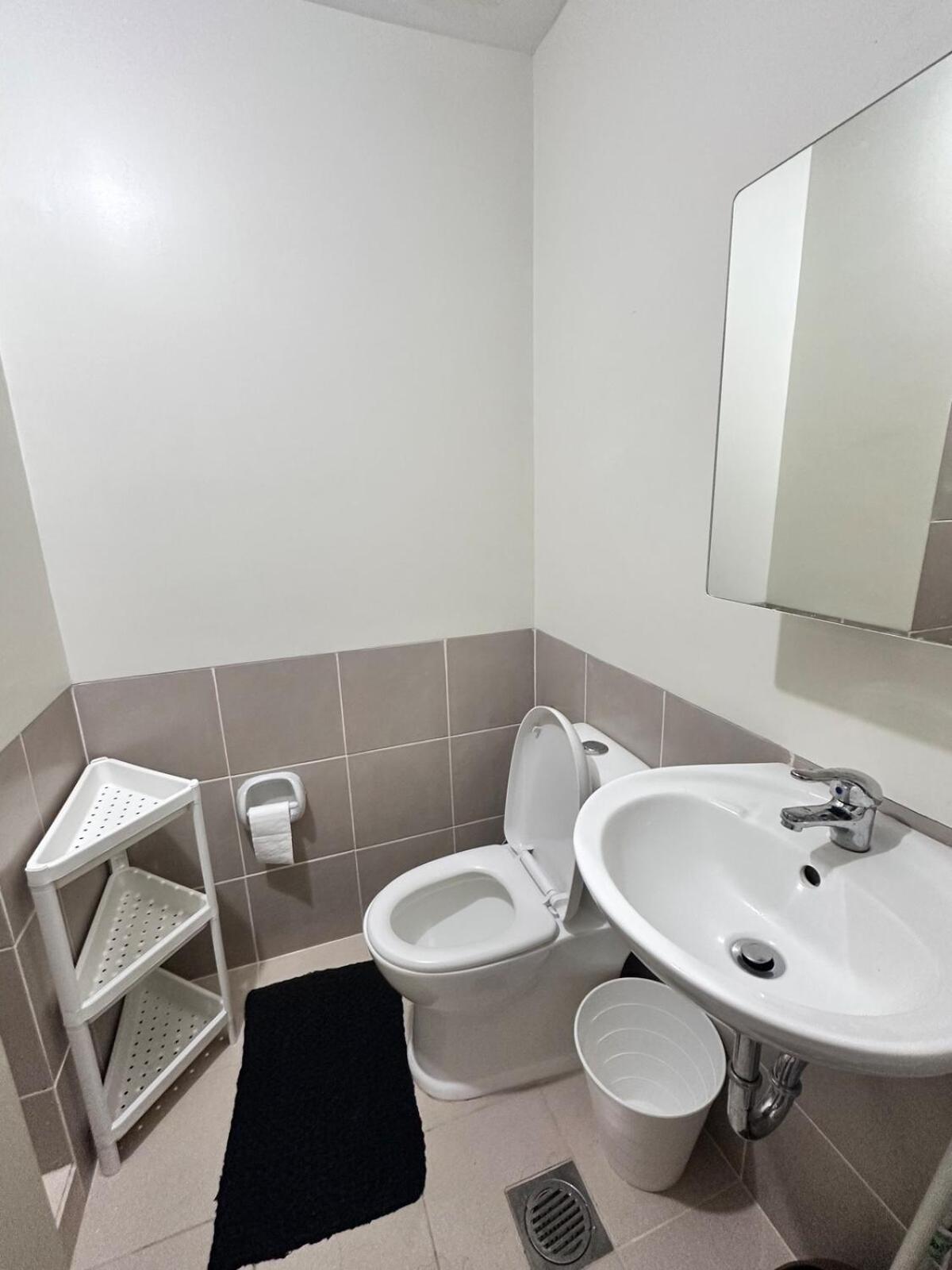 Emmanuel's Lair Prisma Residences Apartment