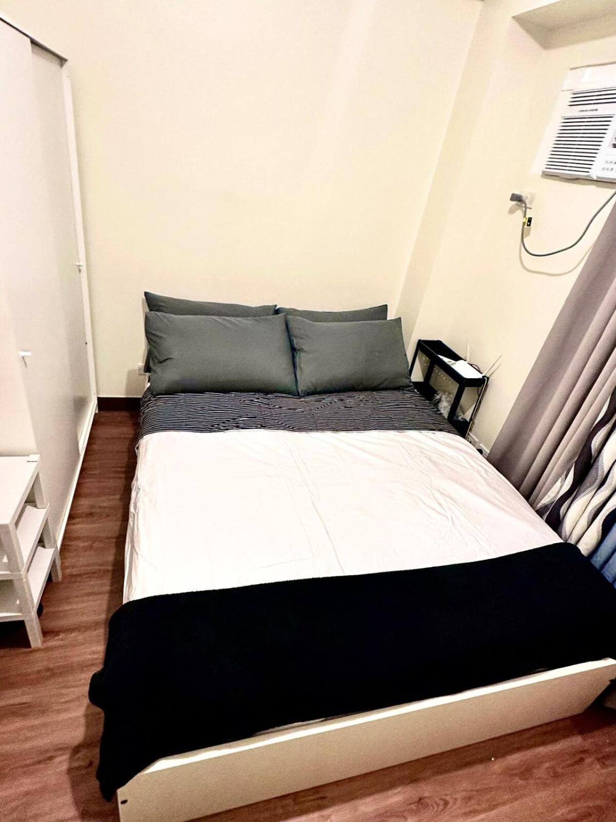Emmanuel's Lair Prisma Residences *