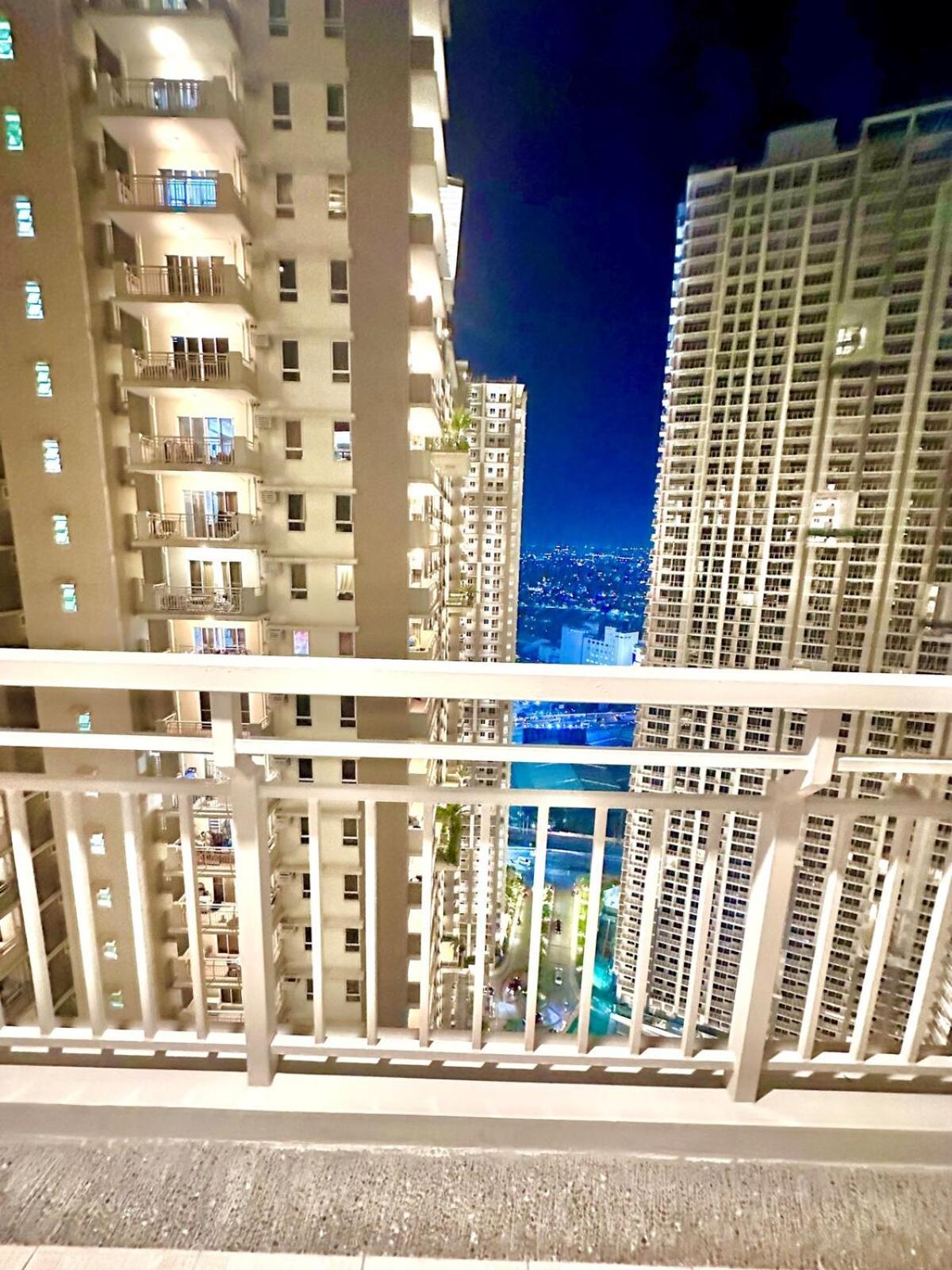 Apartment Emmanuel's Lair Prisma Residences *