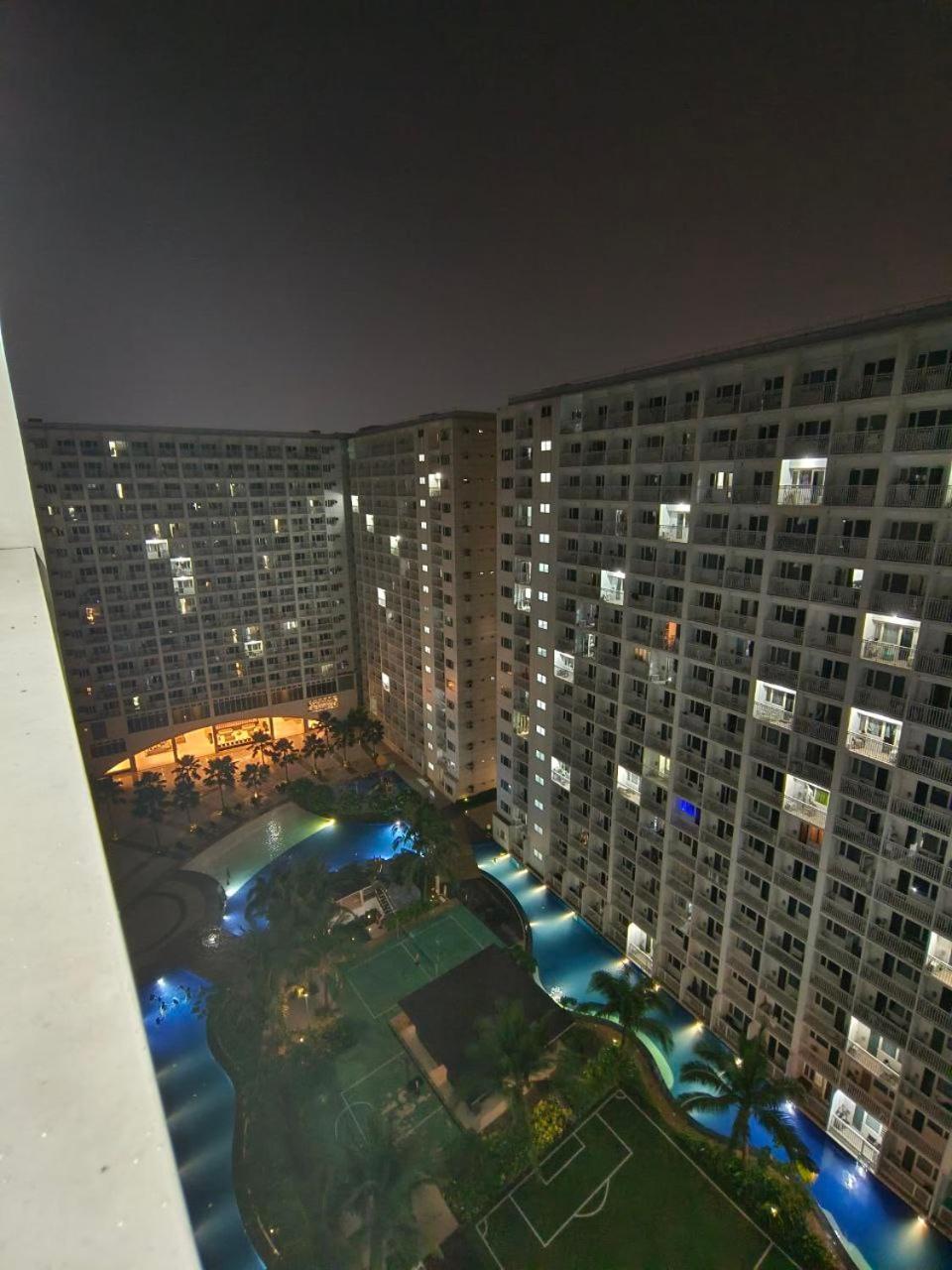 Shore Condotel Metro Staycation