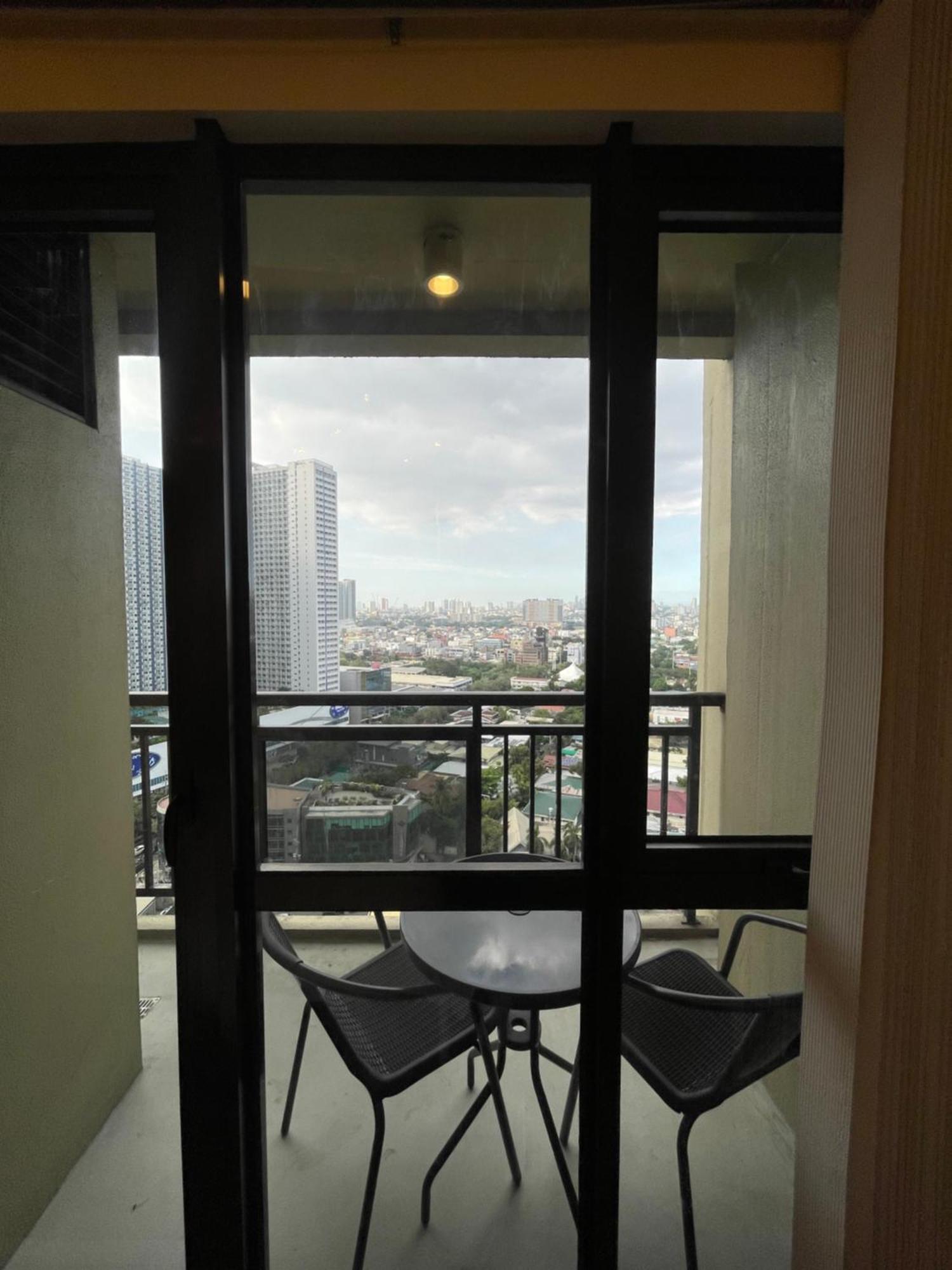 Aparthotel Grand Soho Makati *