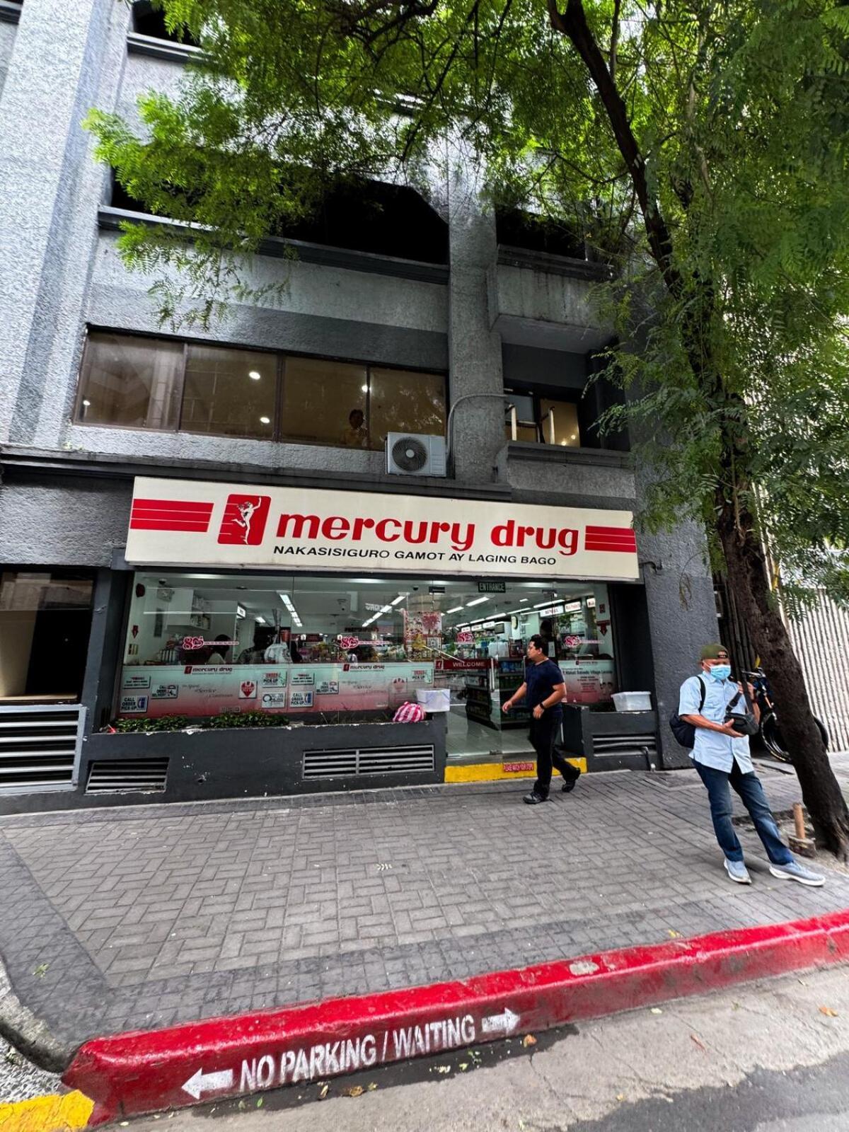 Business In Salcedo Village Makati Apartment *
