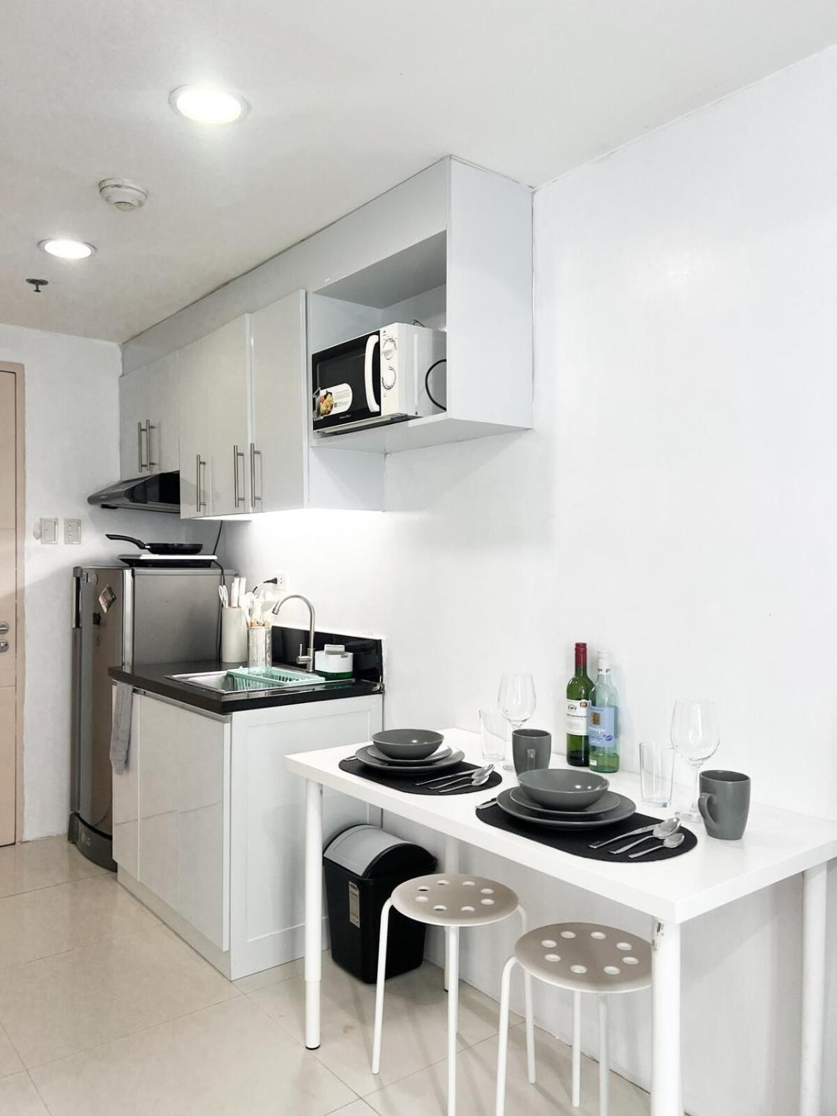 Apartment Business In Salcedo Village Makati *