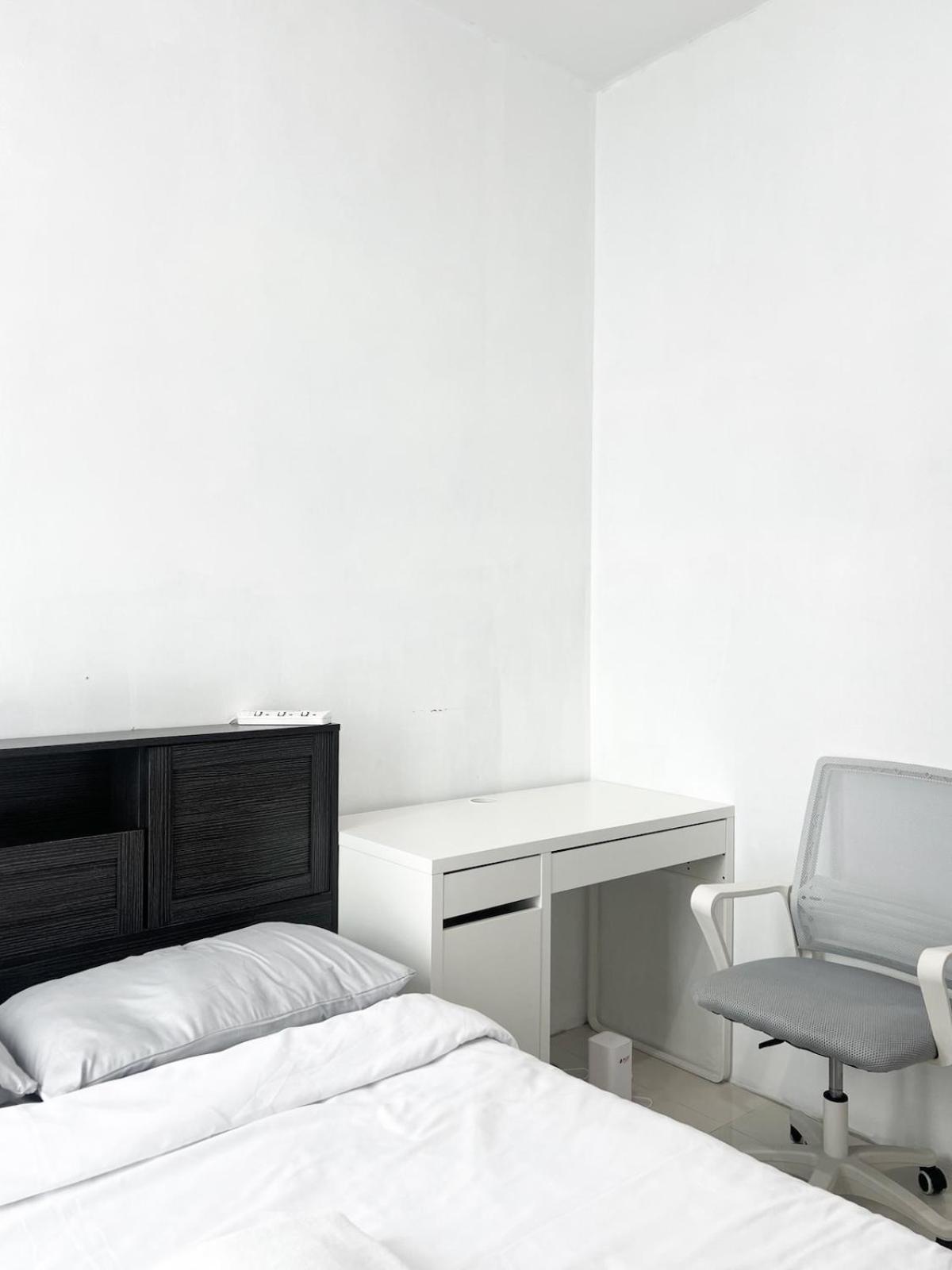 Business In Salcedo Village Makati Apartment