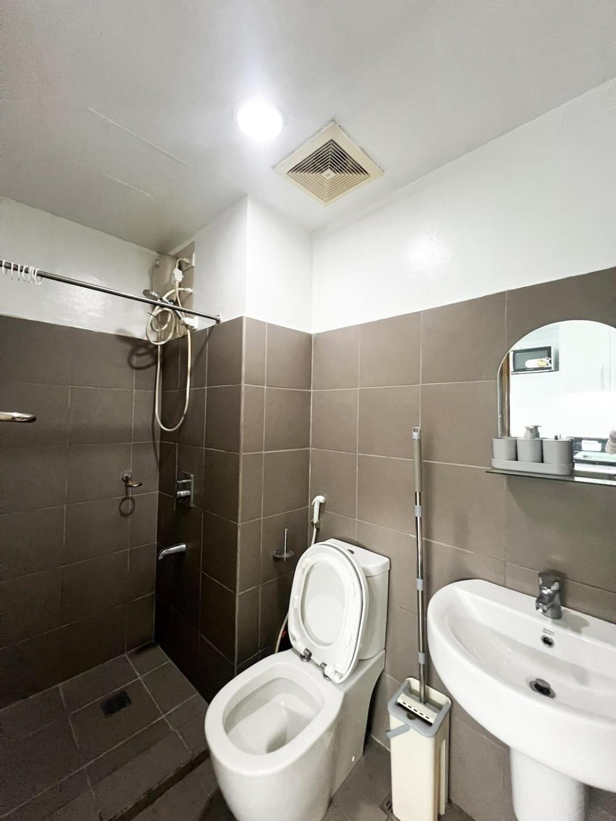 Apartment Business In Salcedo Village Makati Manila