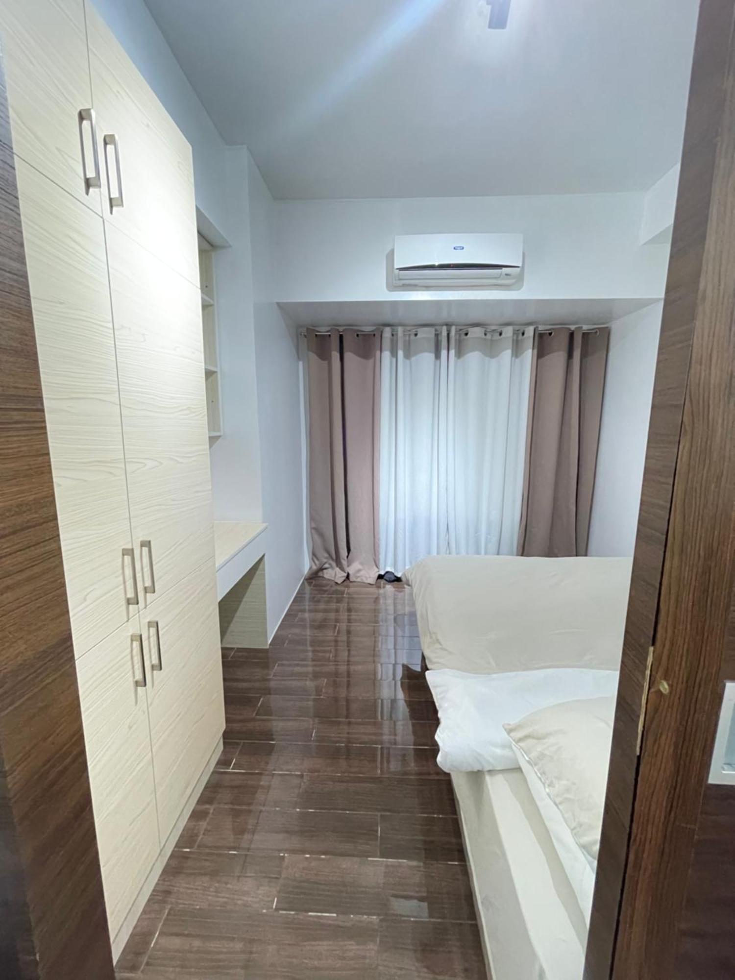 In Makati Business District Apartment *